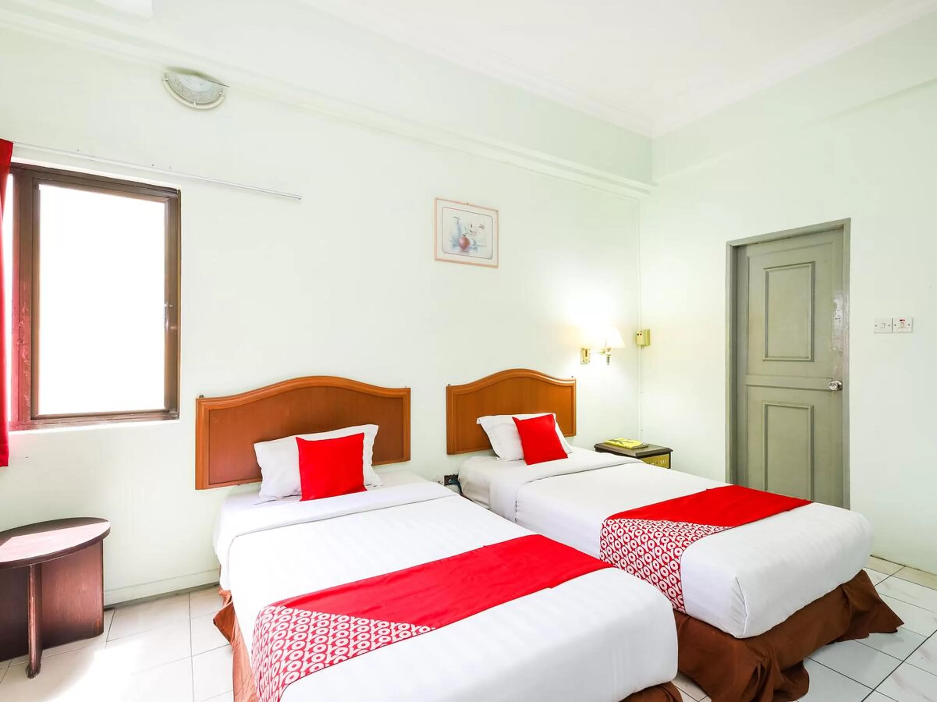 Bedroom, Bed in Grand Supreme Hotel