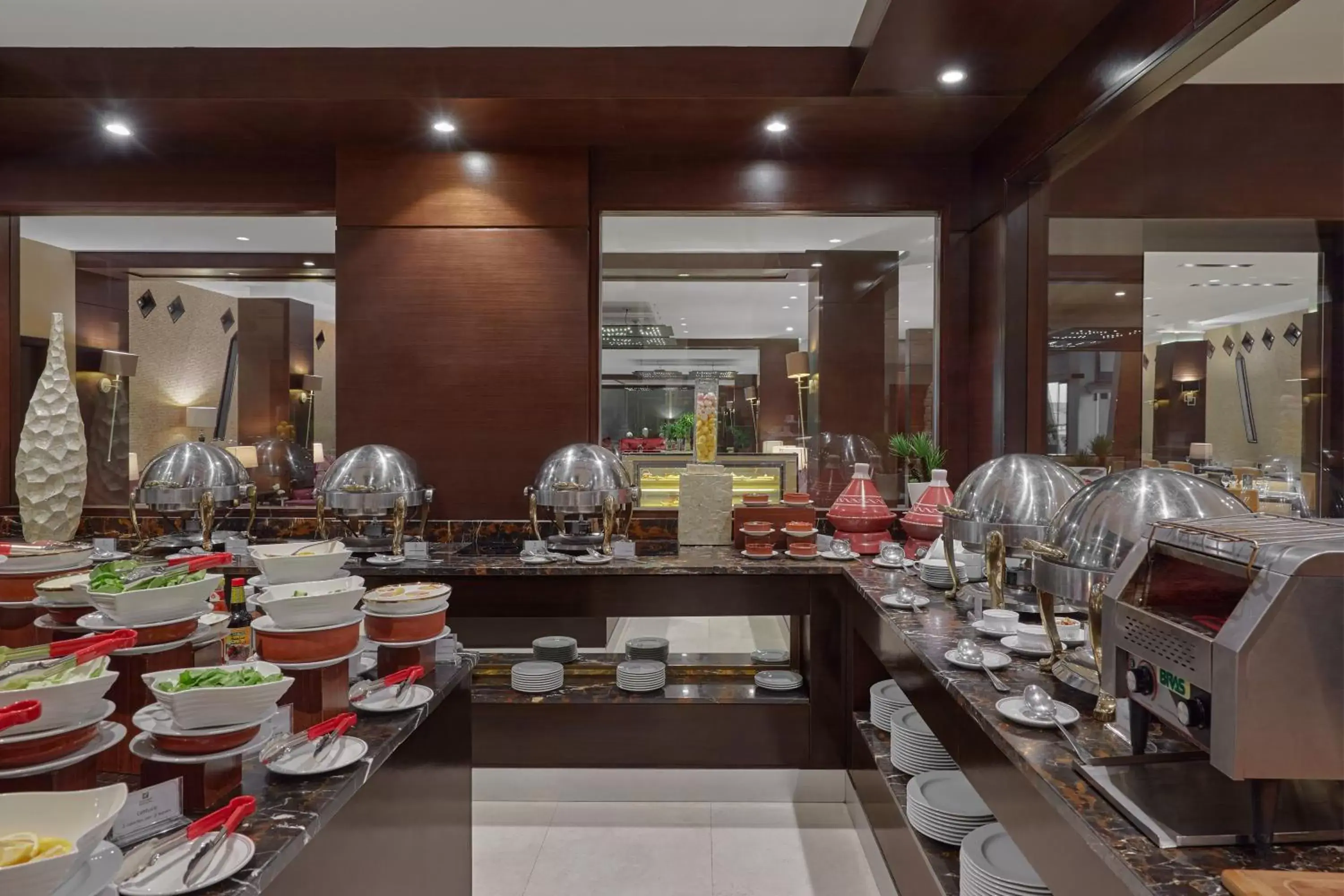Buffet breakfast, Restaurant/Places to Eat in Holiday Inn Tabuk, an IHG Hotel