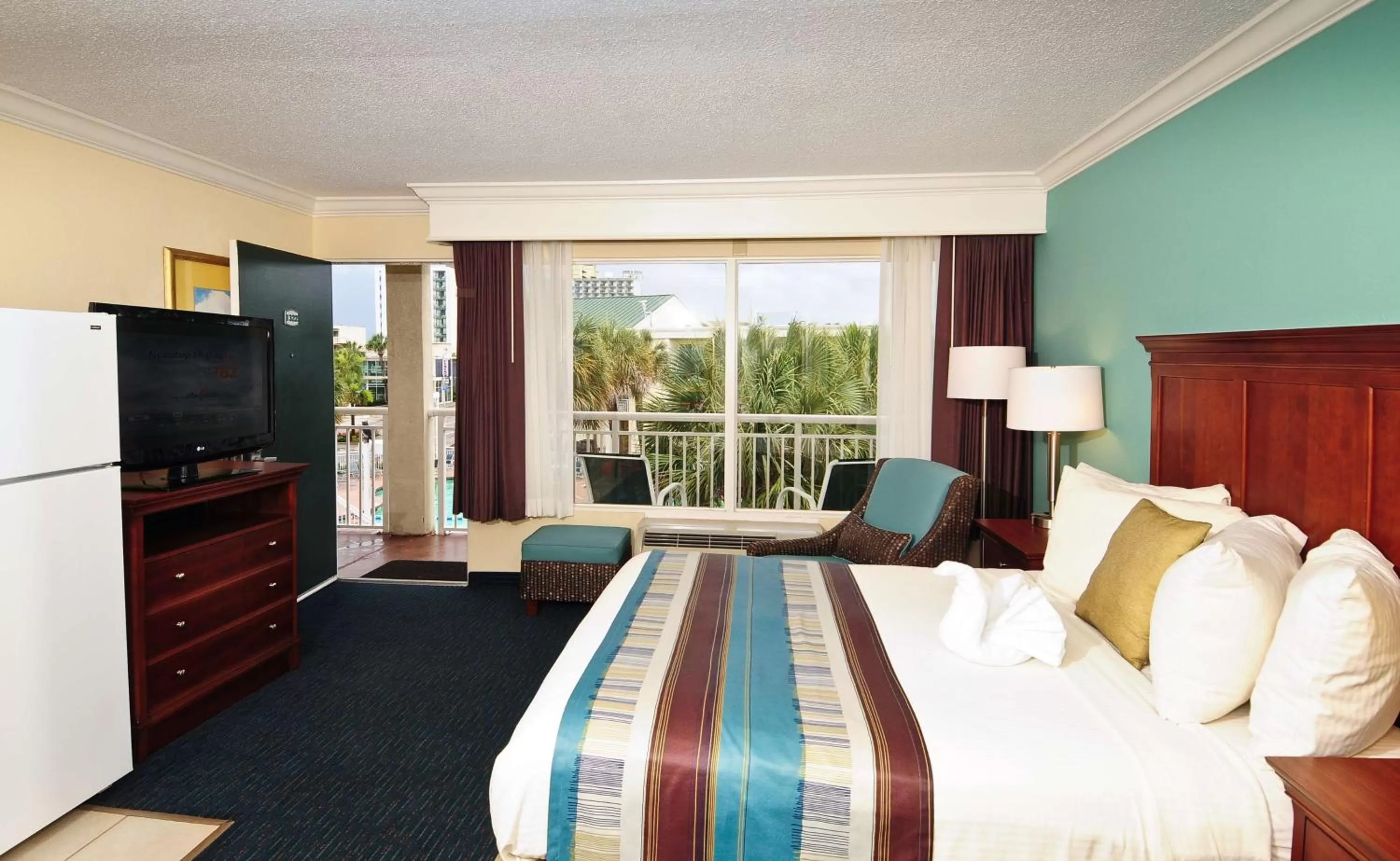 Photo of the whole room, Bed in The Sandbar Hotel, Trademark Collection by Wyndham