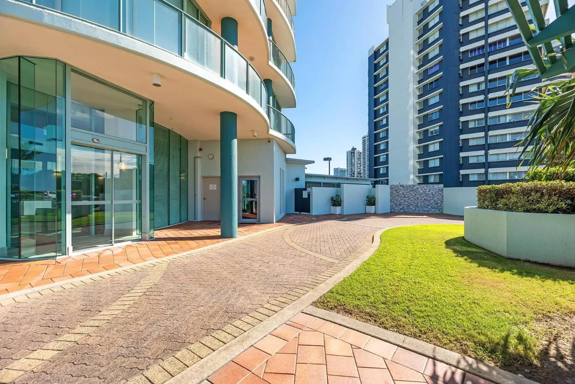 Facade/entrance, Property Building in The Waterford on Main Beach