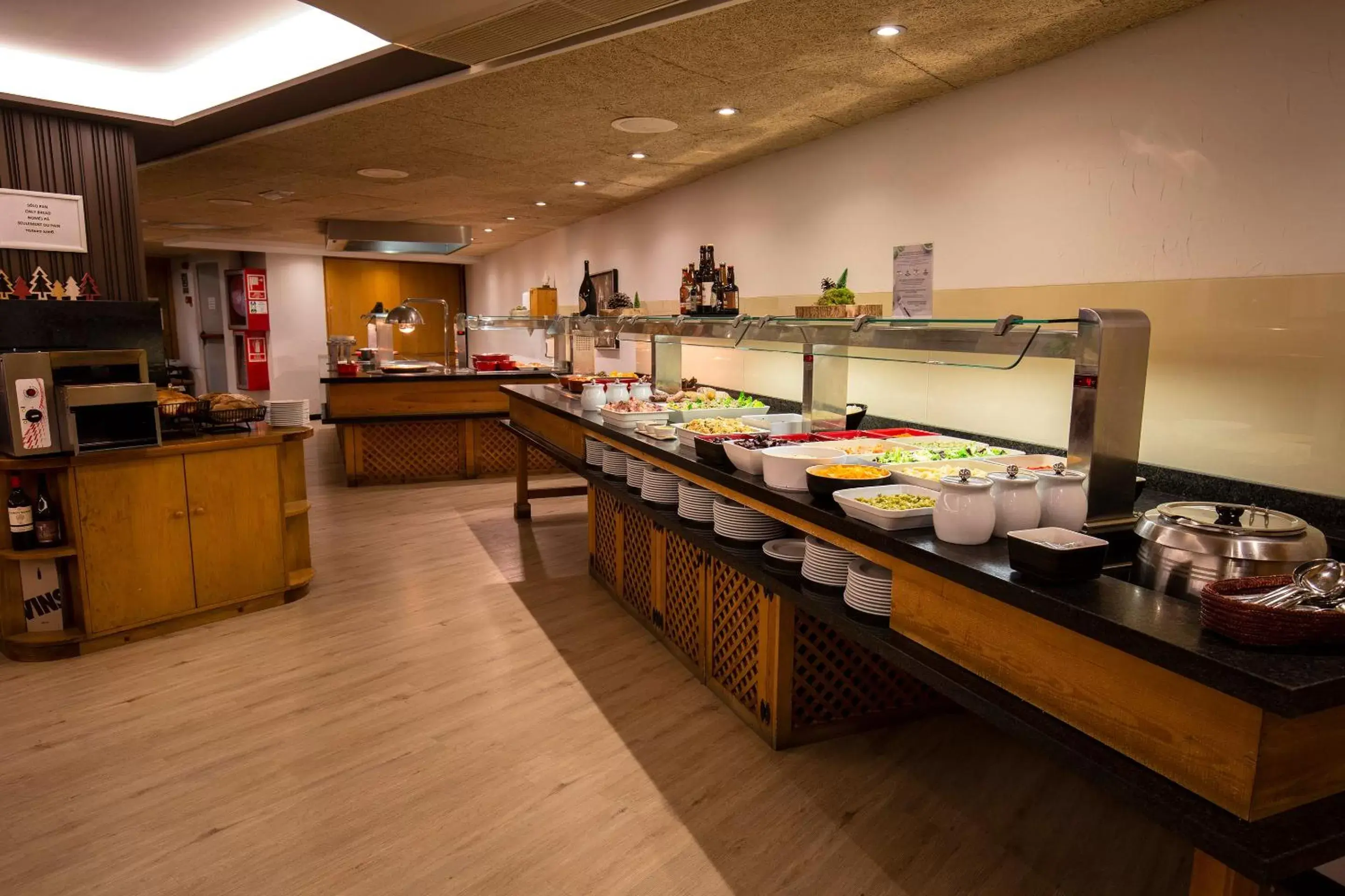 Buffet breakfast, Restaurant/Places to Eat in Hotel Màgic Pas