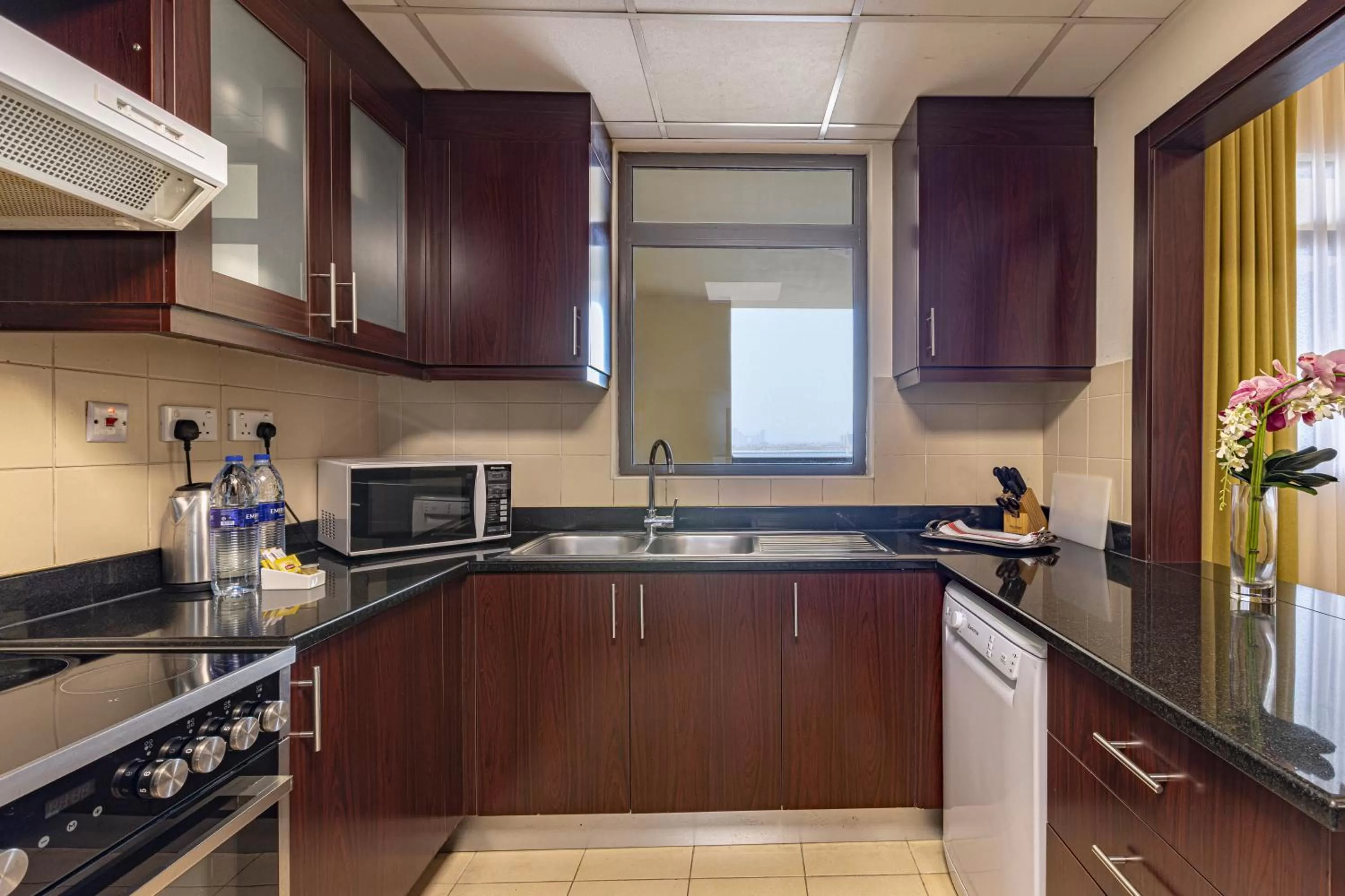 Kitchen or kitchenette in Roda Amwaj Suites Jumeirah Beach Residence