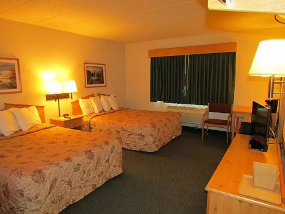Photo of the whole room, Bed in AmeriVu Inn & Suites