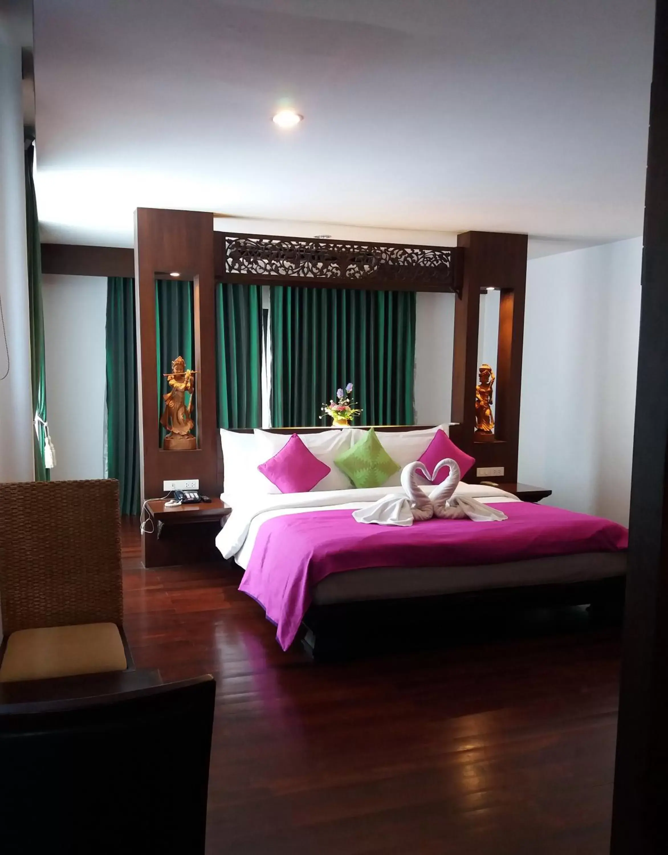 Bedroom, Bed in Nicha Suite Hua Hin Hotel