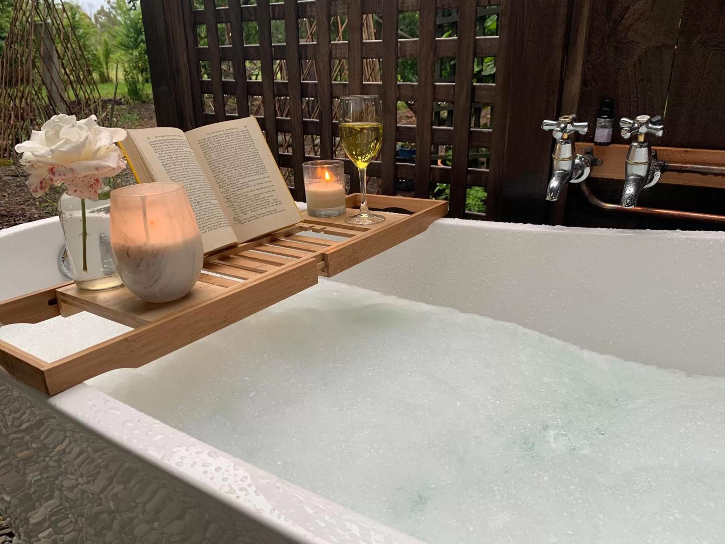 Garden in Quail Farm, Colonial charm