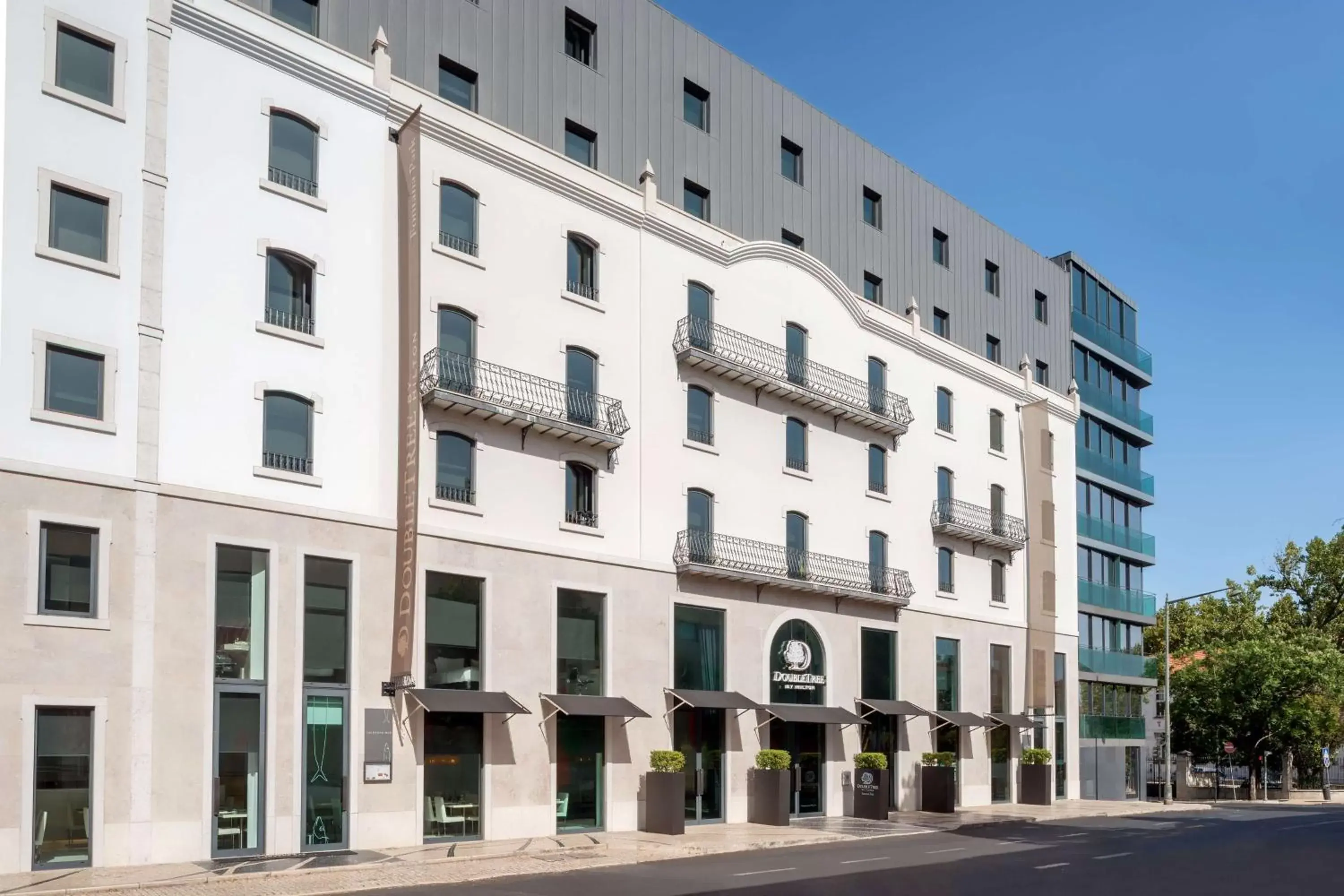 Property Building in DoubleTree by Hilton Lisbon Fontana Park