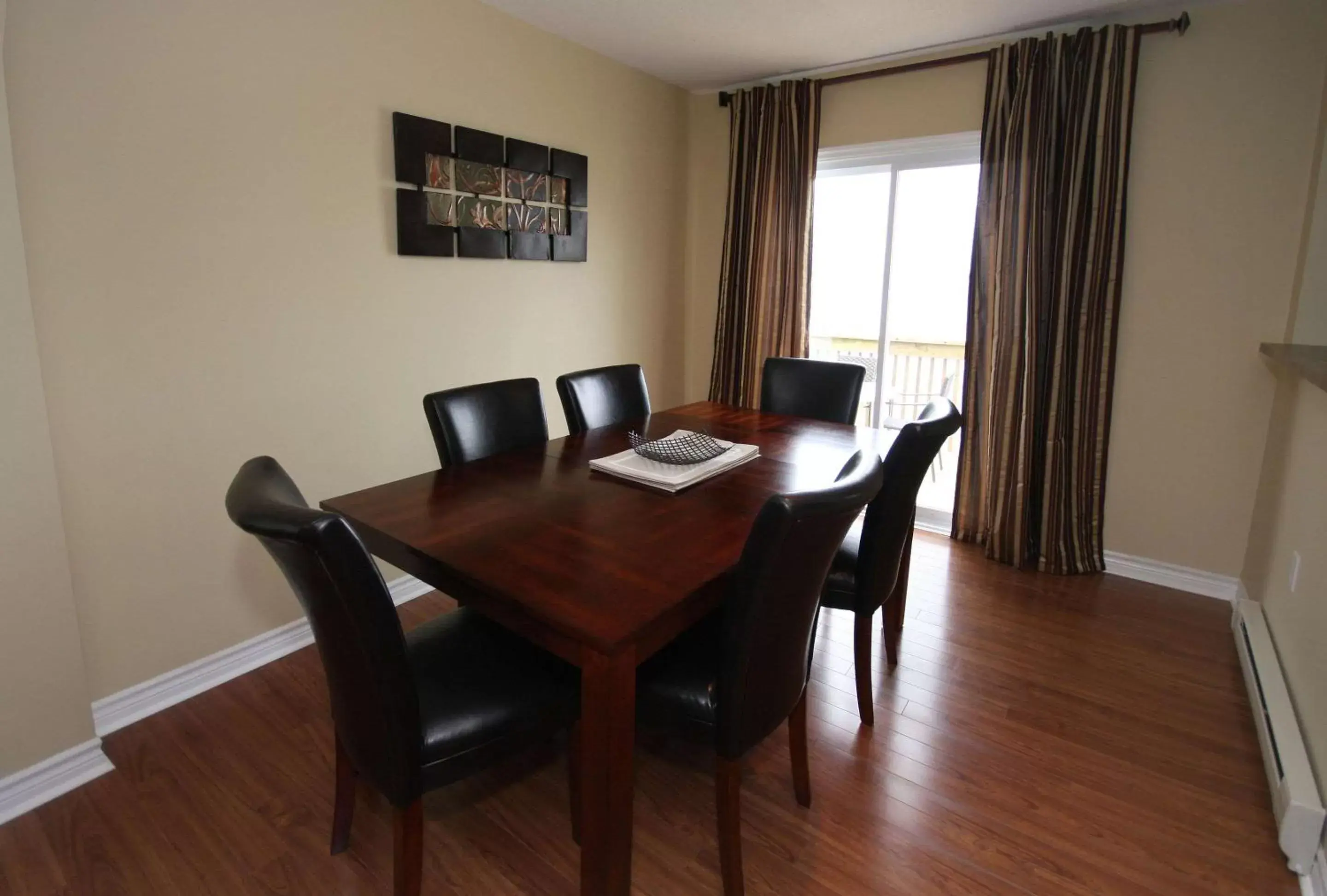 Bedroom, Dining Area in Bayview Wildwood Resort, Ascend Hotel Collection