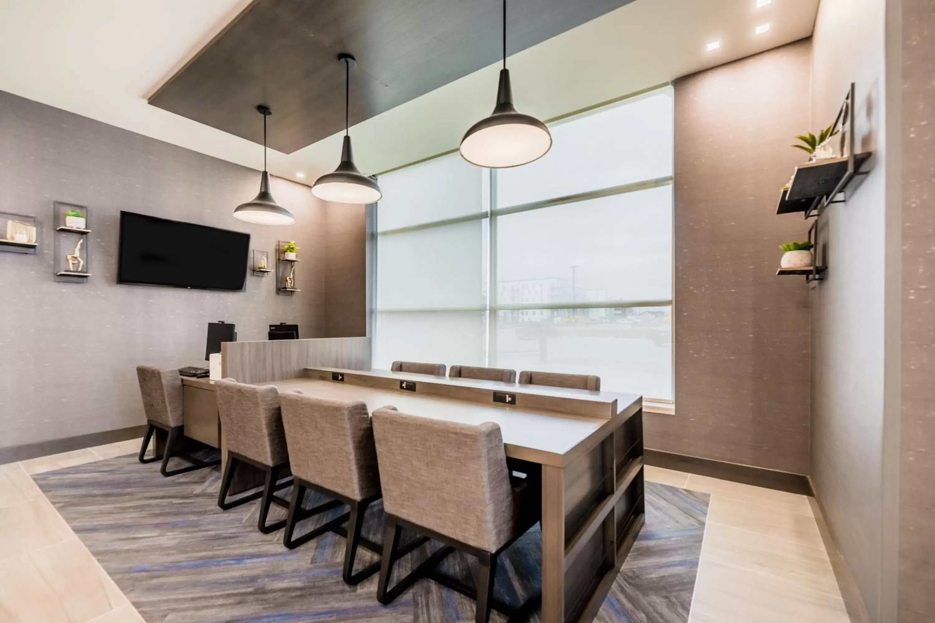 Business facilities, Dining Area in Hyatt House Winnipeg South Outlet Collection
