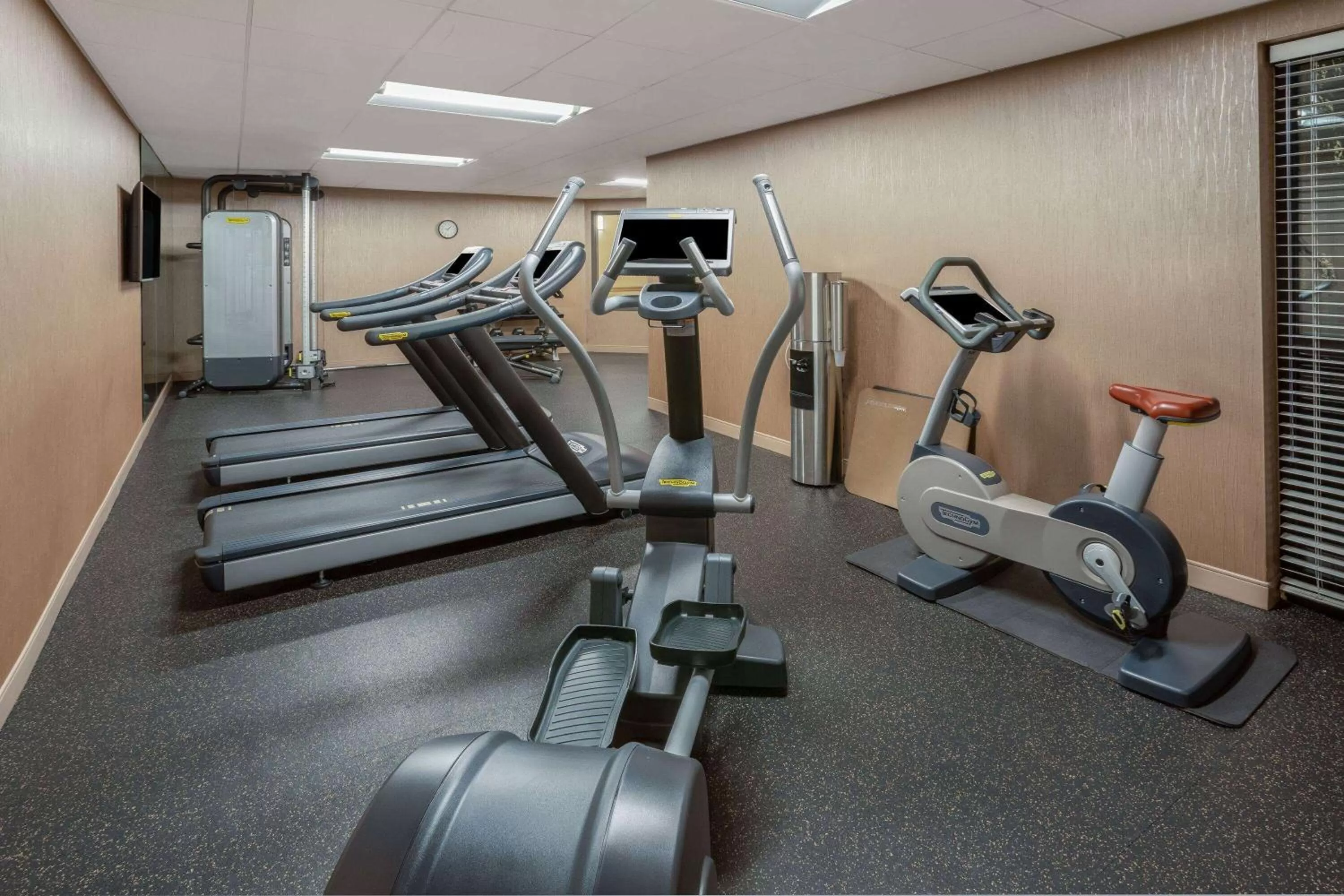 Fitness centre/facilities in Days Inn & Suites by Wyndham Denver International Airport