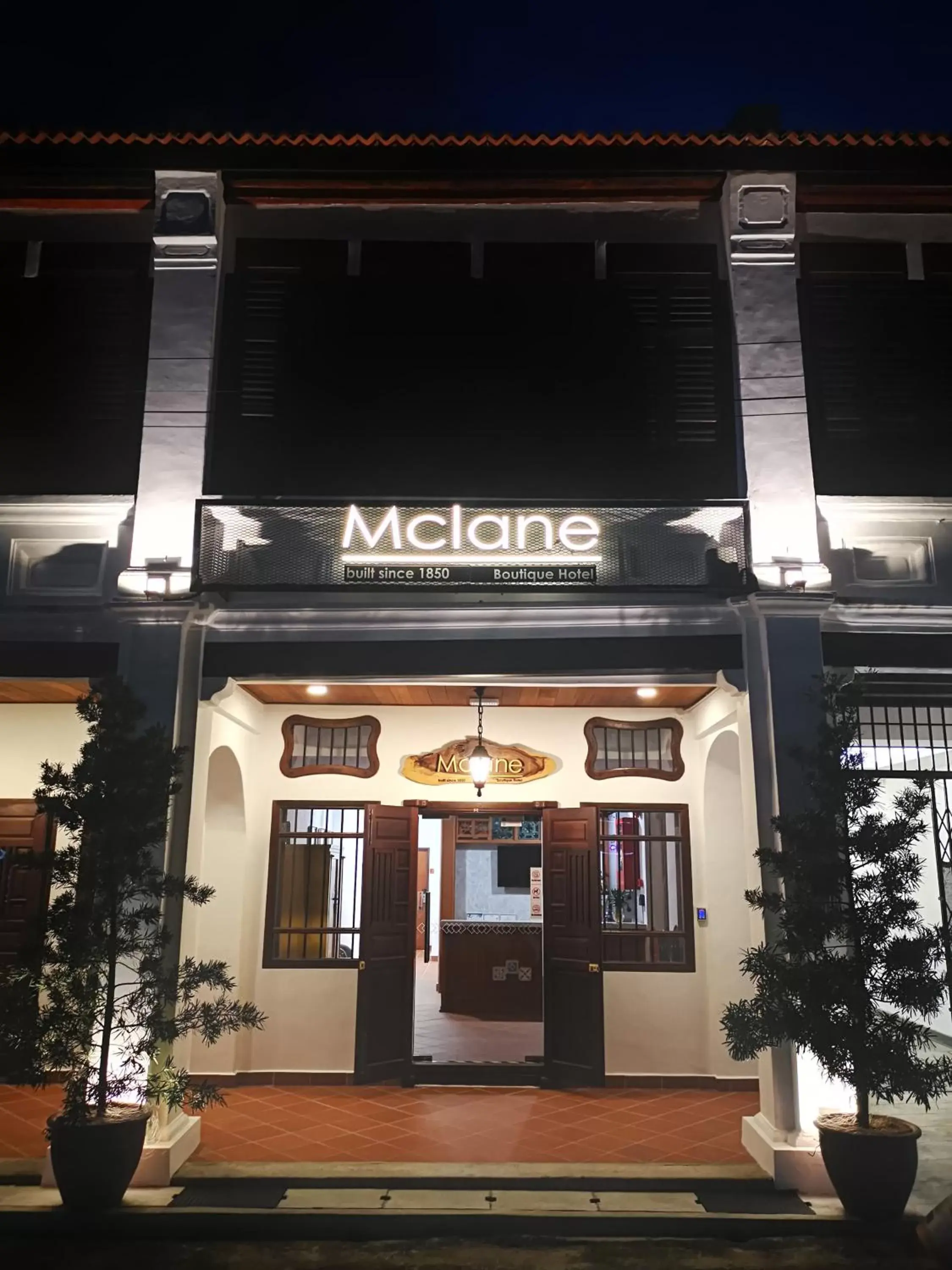 Facade/entrance in Mclane Boutique Hotel