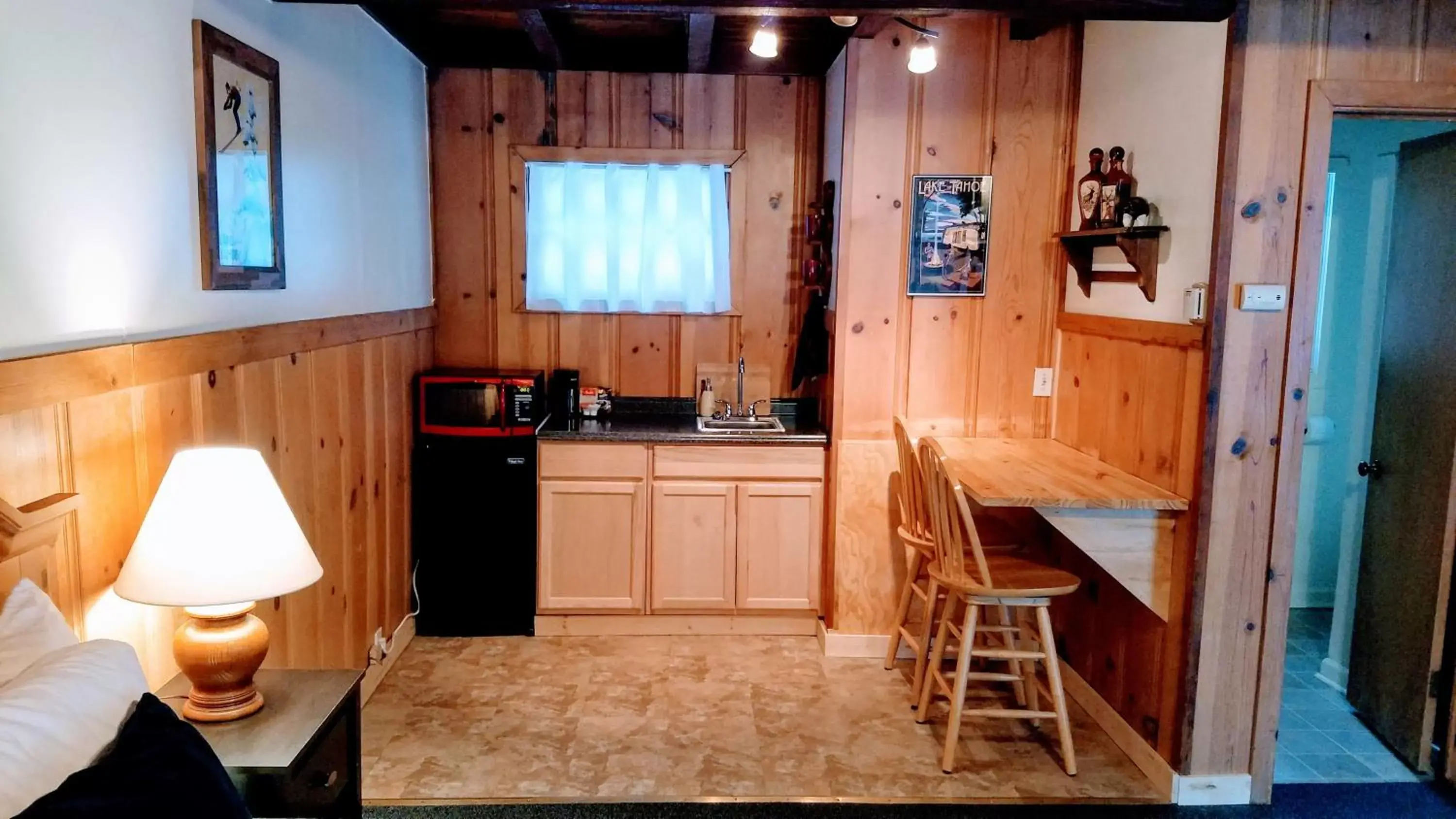 Kitchen/Kitchenette in The Washoe Lodge