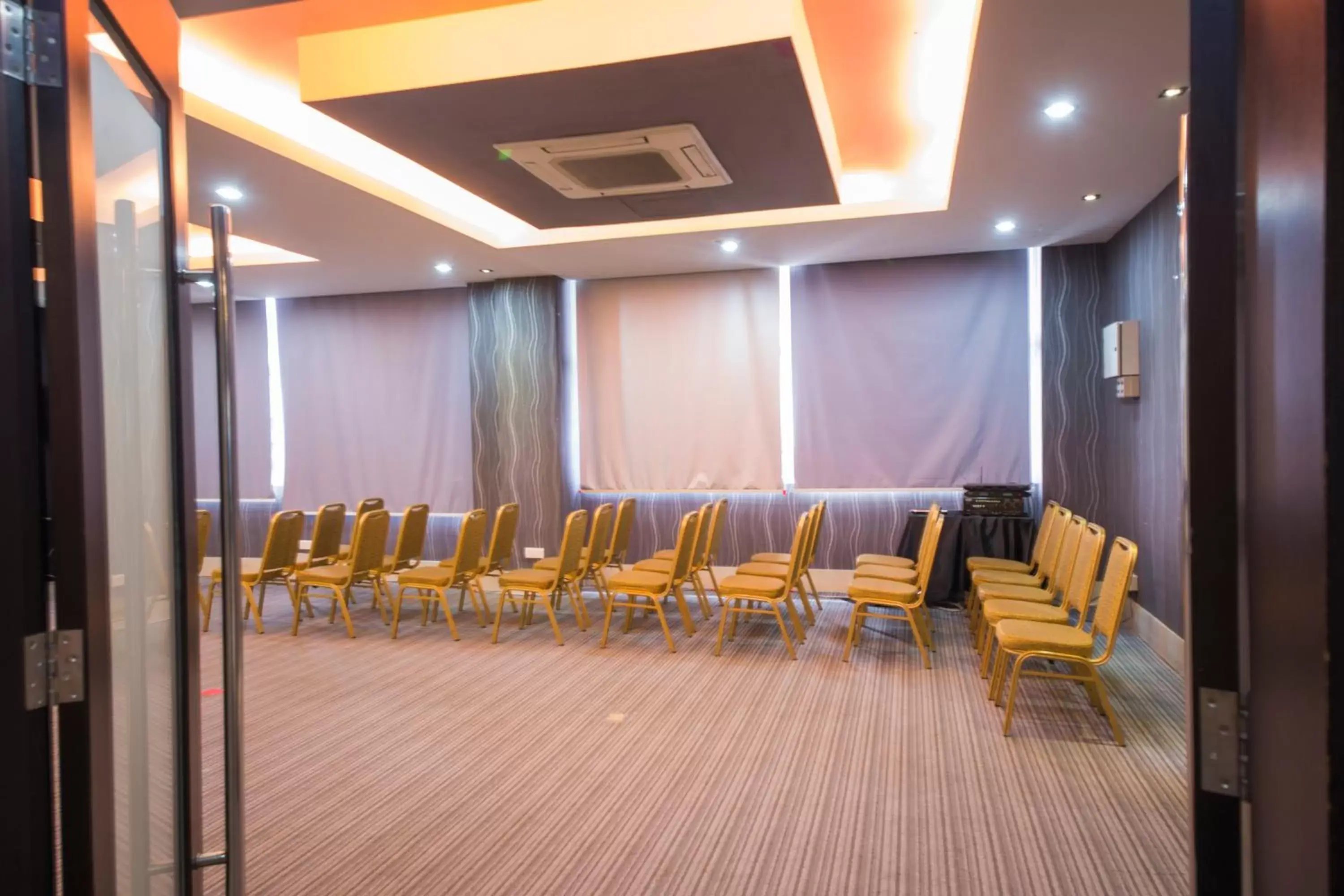 Meeting/conference room in B&S Boutique Hotel