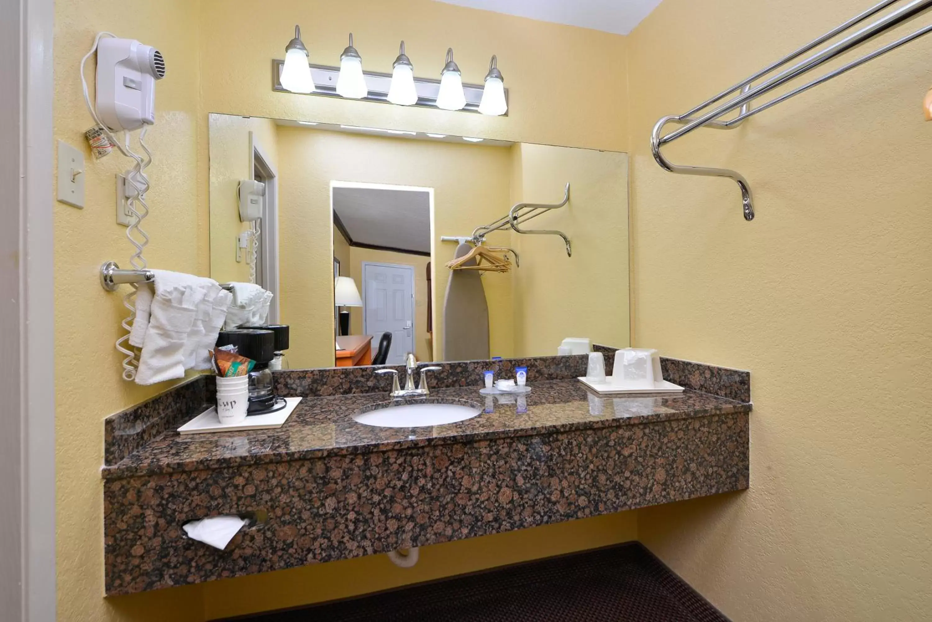 Bathroom in Americas Best Value Inn Center