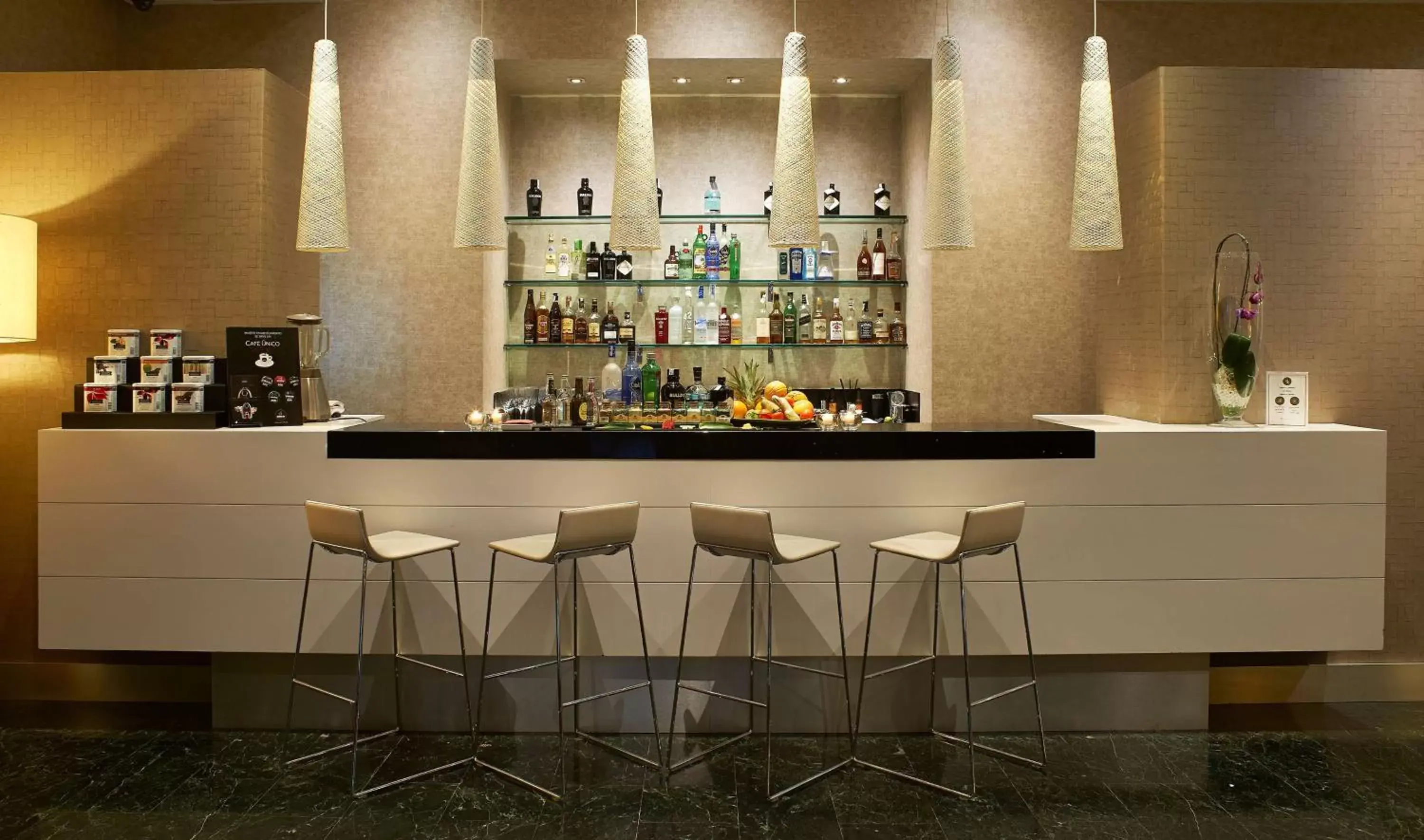 Lounge or bar, Lounge/Bar in NH Collection Villa de Bilbao