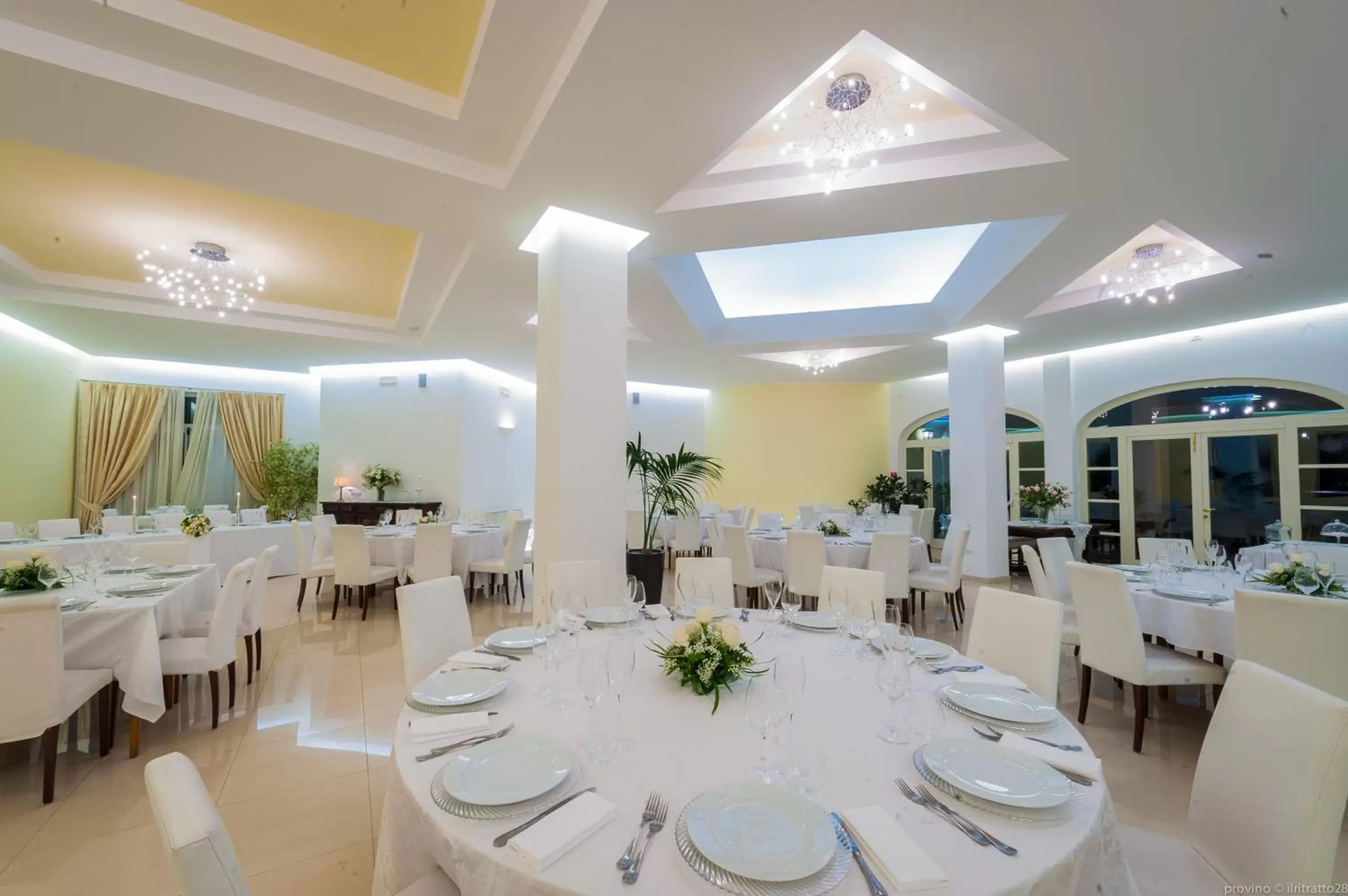 Restaurant/Places to Eat in Hotel Ristorante Alla Vittoria