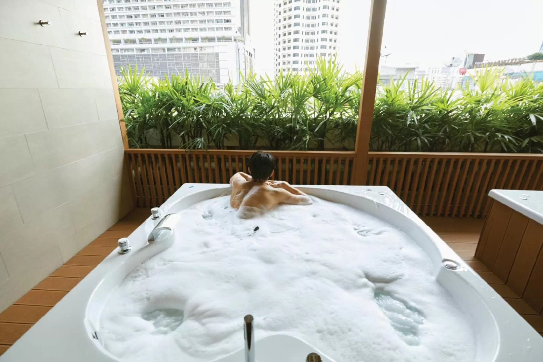 Area and facilities in Arck Hotel