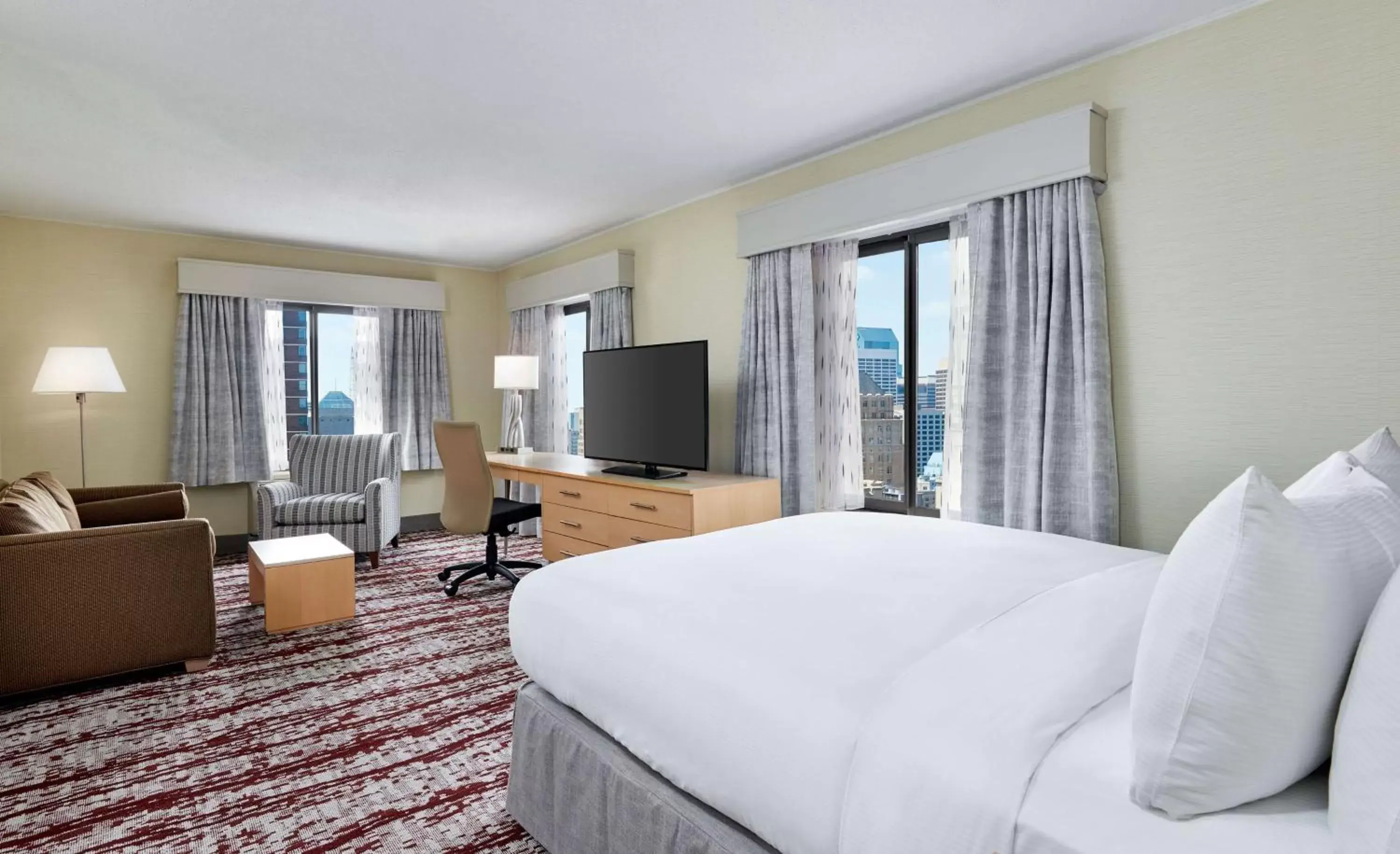 Bed in DoubleTree by Hilton Philadelphia Center City