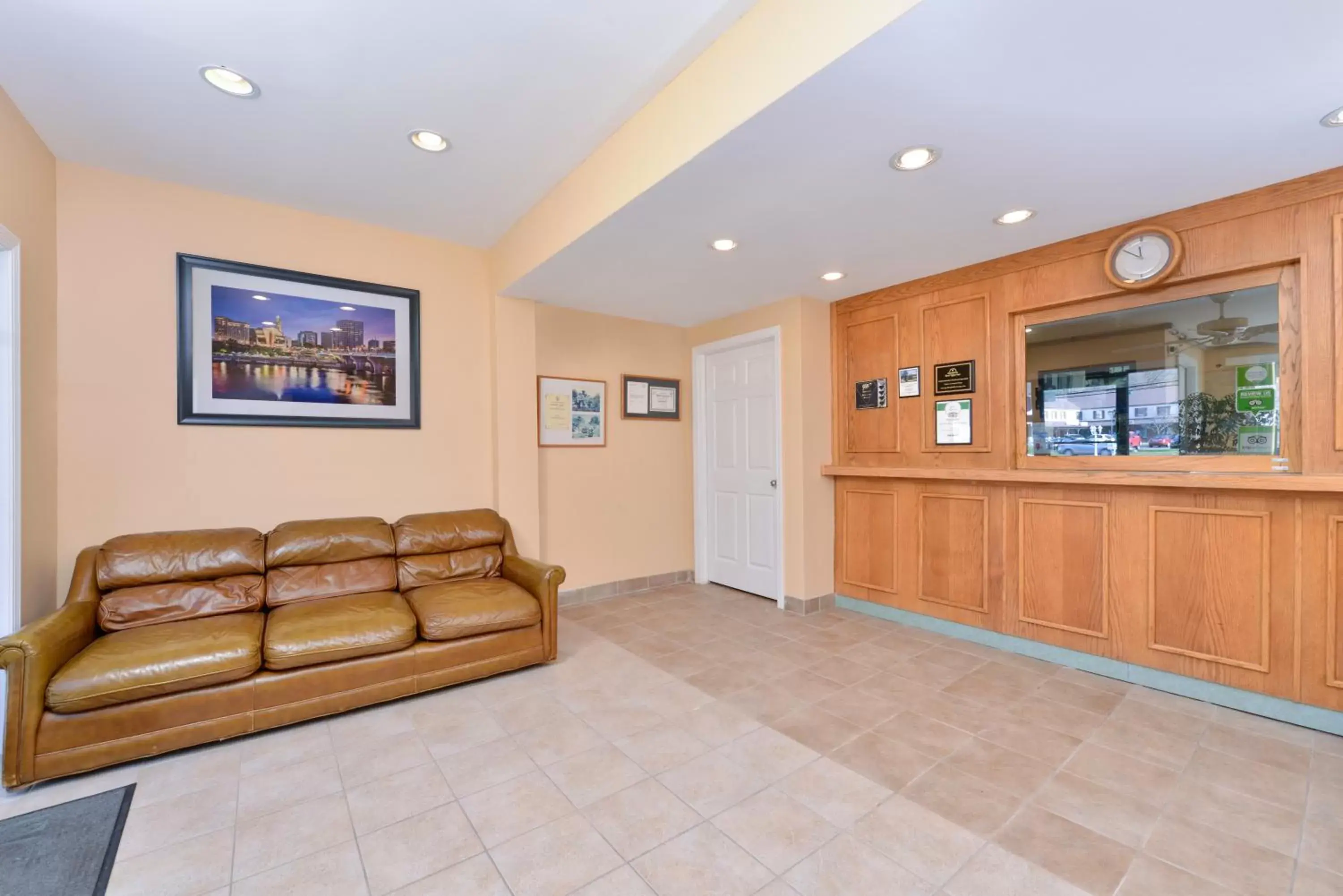 Lobby or reception in Cheshire Welcome Inn Lobby or reception in Cheshire Welcome Inn