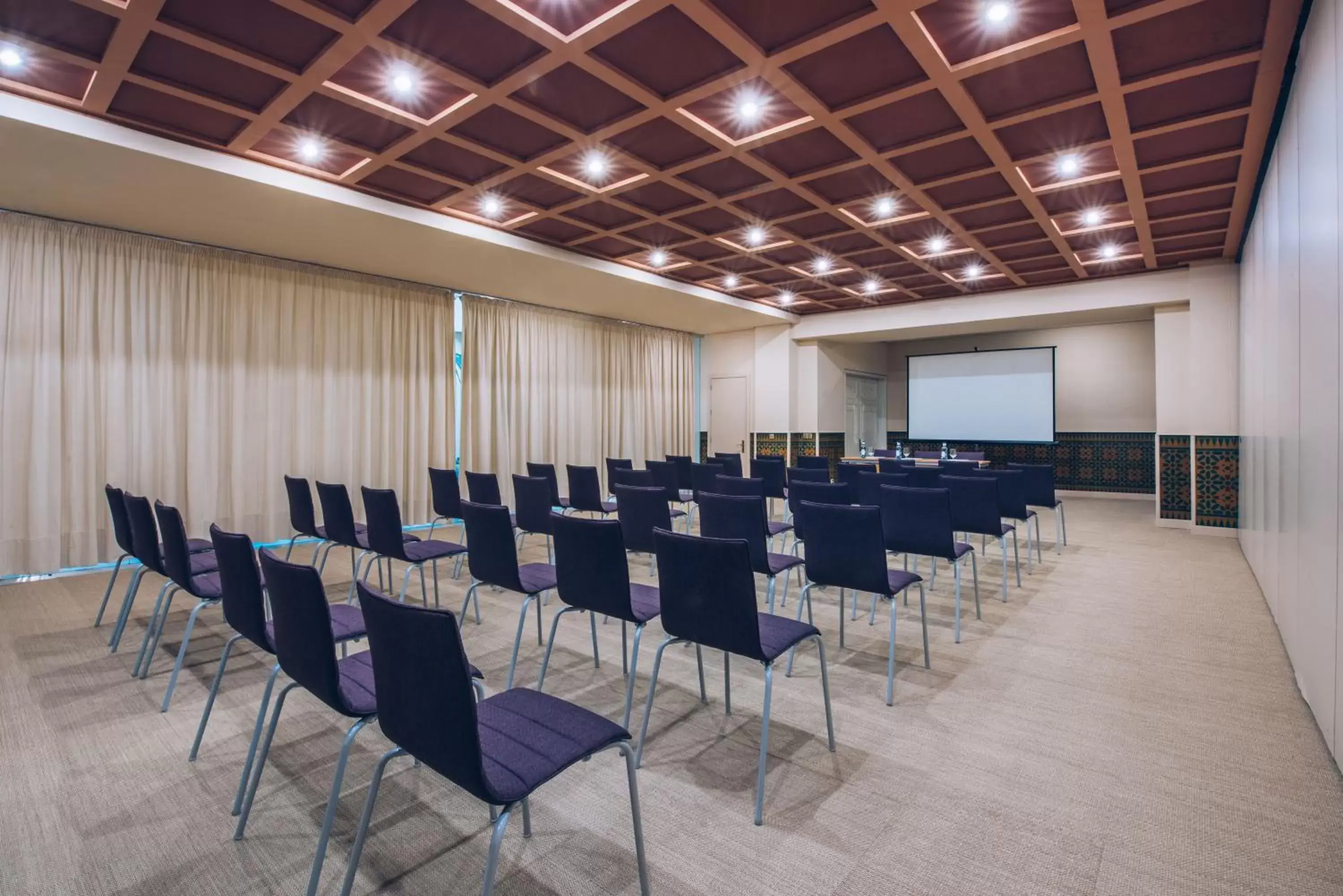 Business facilities in Iberostar Selection Marbella Coral Beach