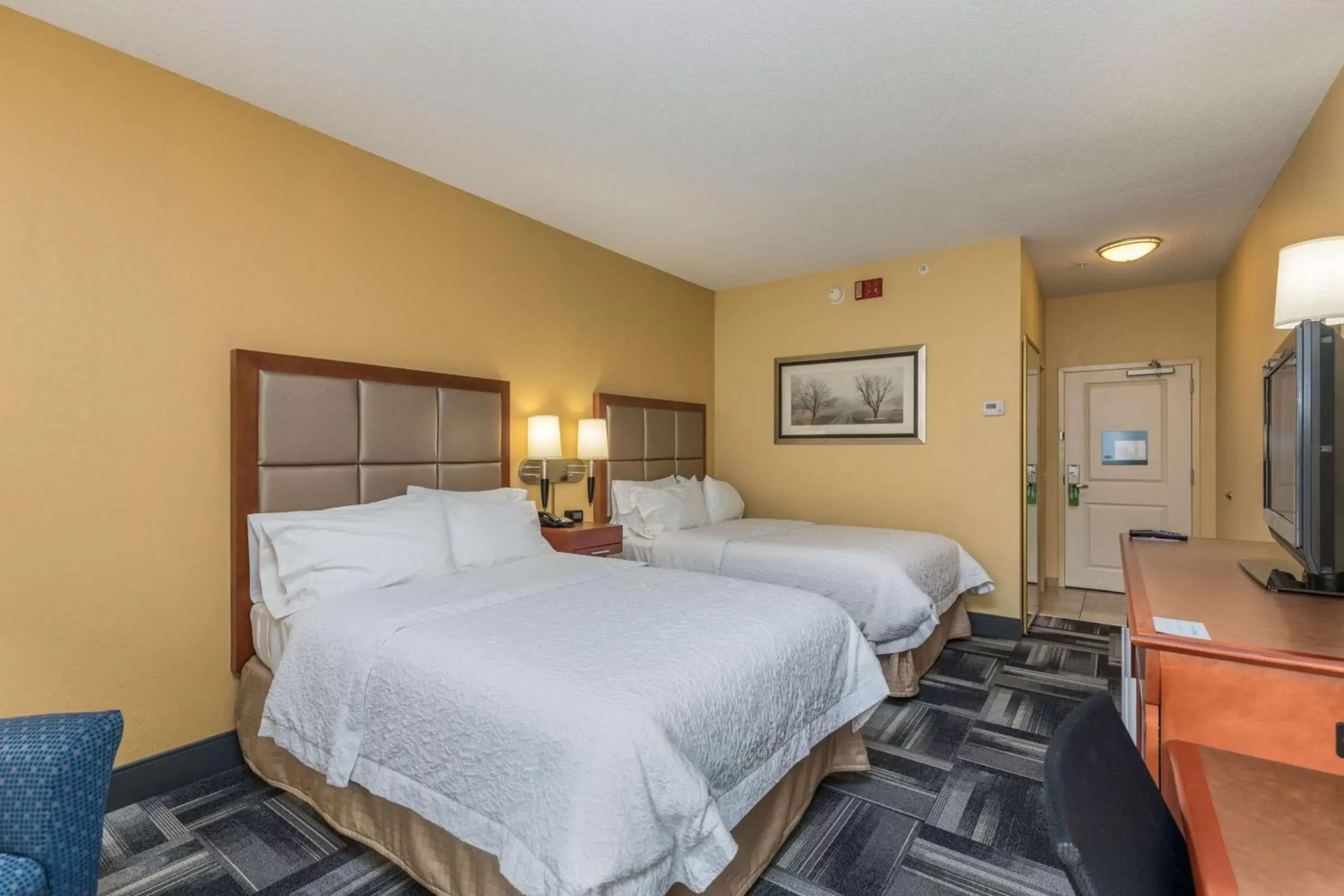 Queen Room with Two Queen Beds - Hearing Access/Non-Smoking in Hampton Inn Owensboro Queen Room with Two Queen Beds - Hearing Access/Non-Smoking in Hampton Inn Owensboro