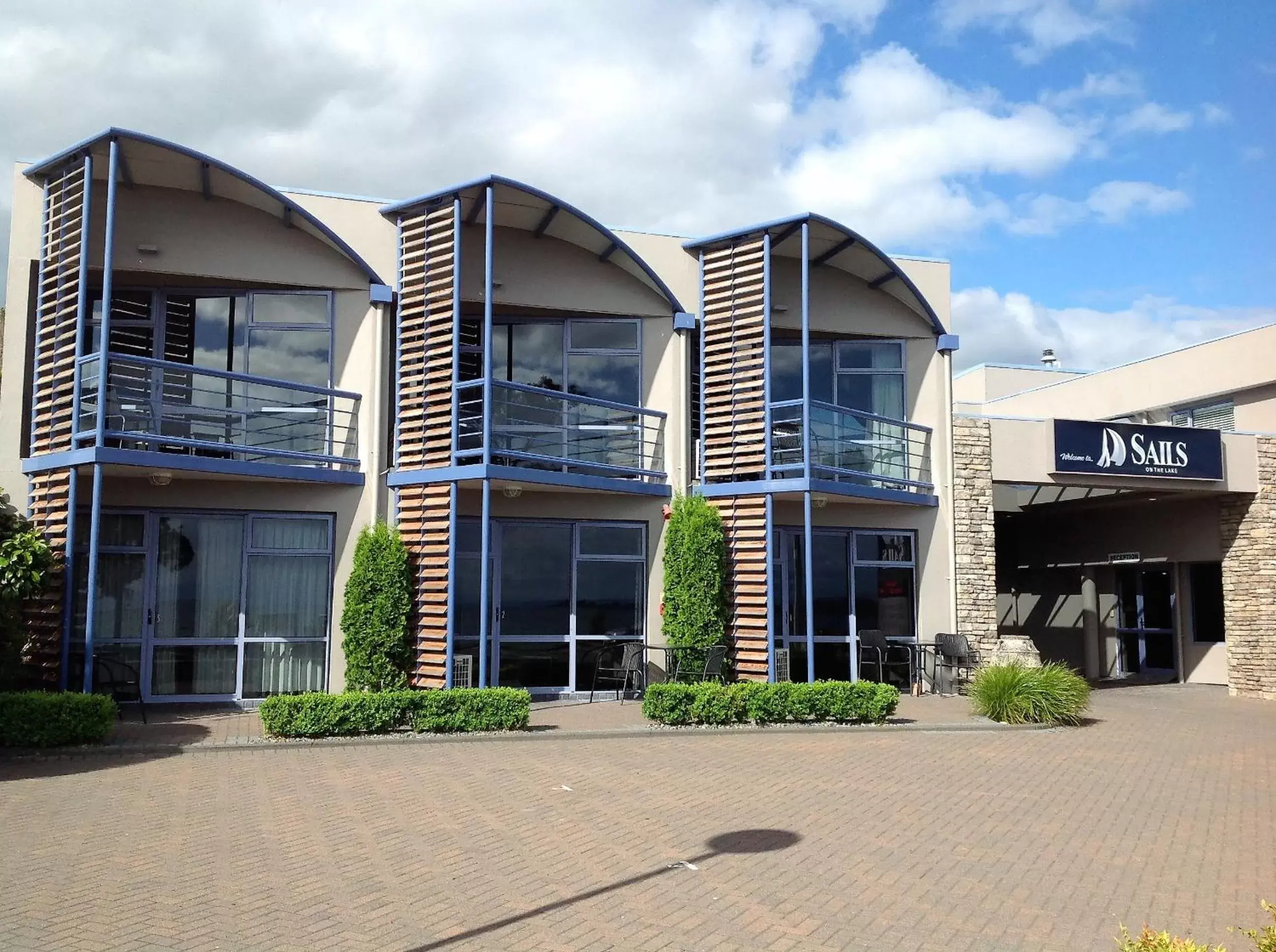 Property Building in Sails on the Lake