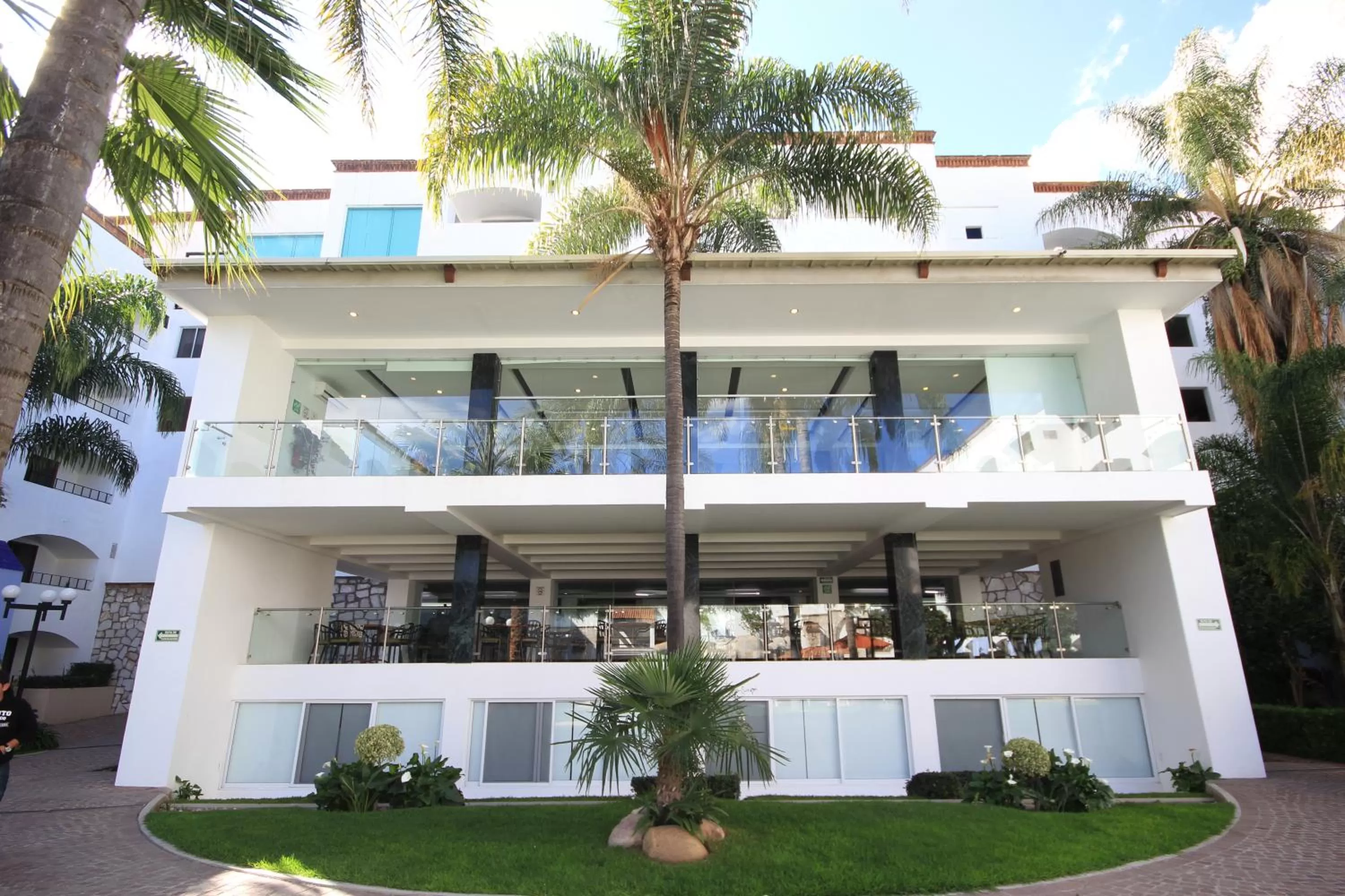 Property building in Hotel Gran Plaza & Convention Center