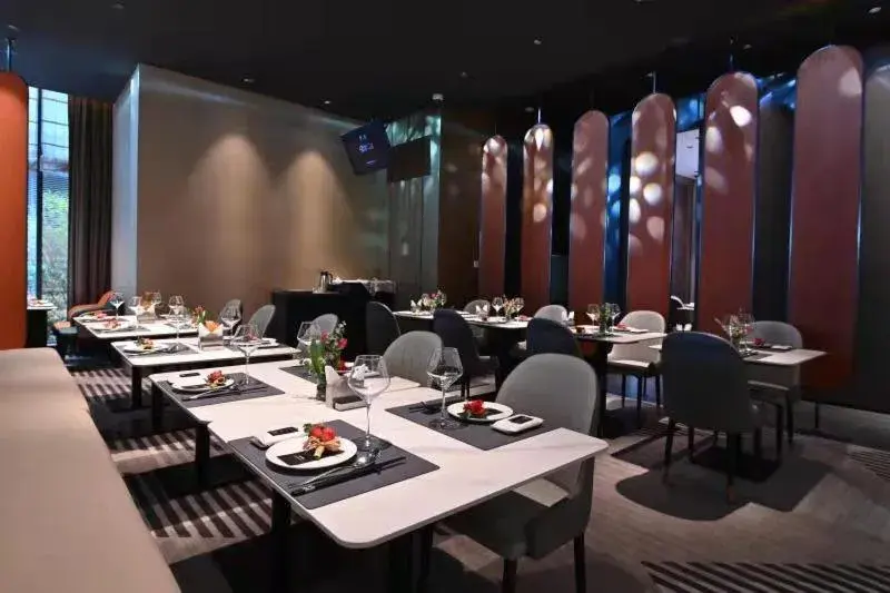 Restaurant/Places to Eat in Evergreen Laurel Hotel, Shanghai