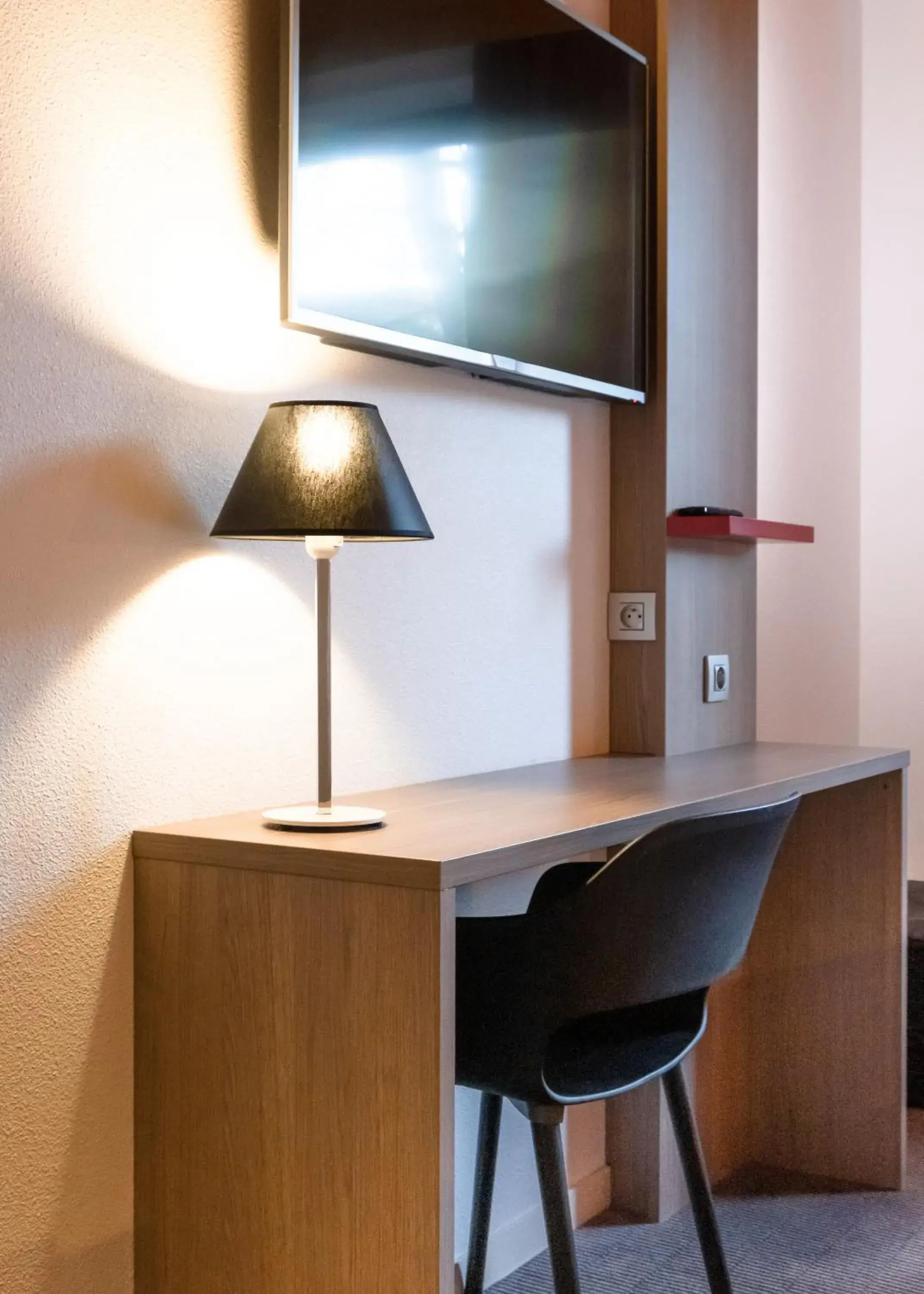 Bedroom, TV/Entertainment Center in ibis Styles Toulouse Cite Espace