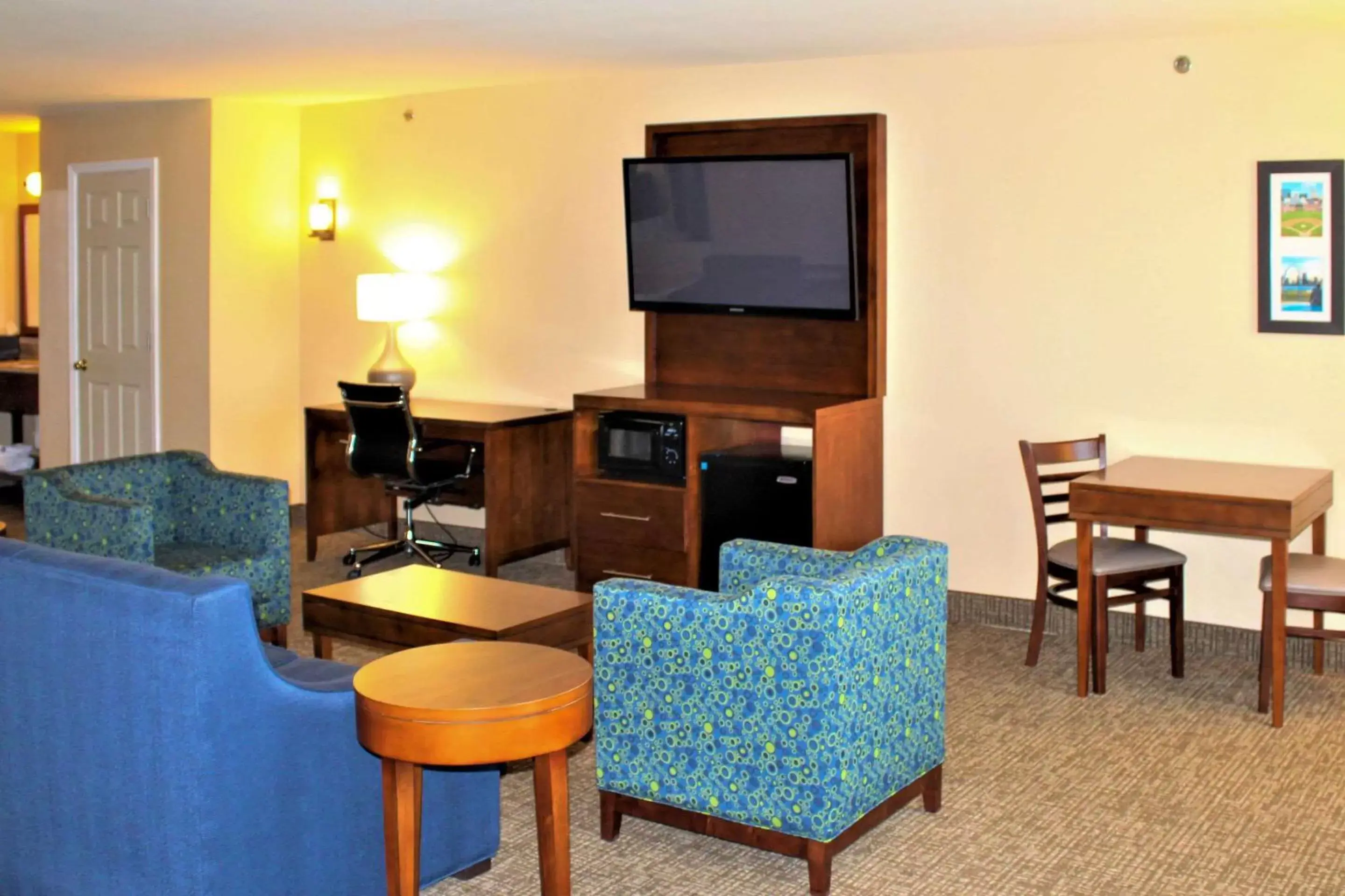 Photo of the whole room, Lounge/Bar in Comfort Inn & Suites - Chesterfield