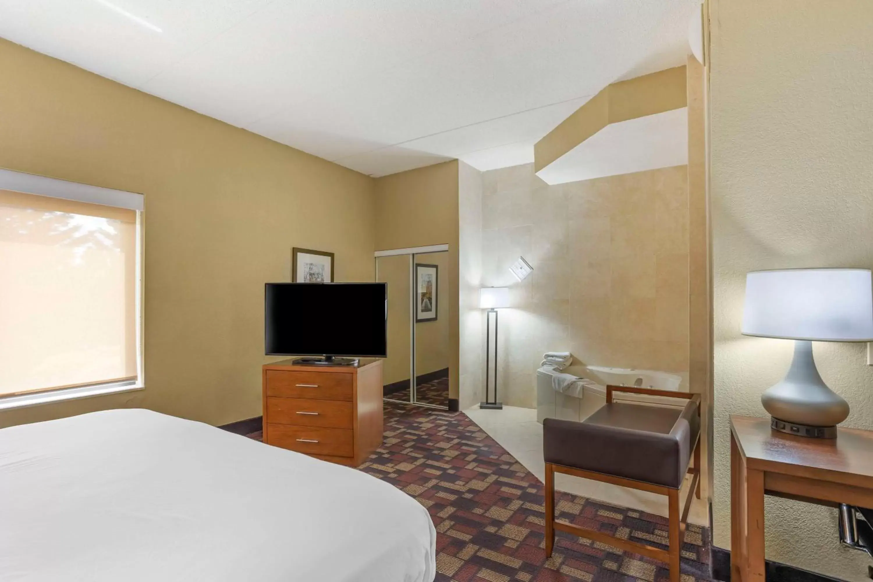 Bedroom, Bed in Best Western Grantville Hershey