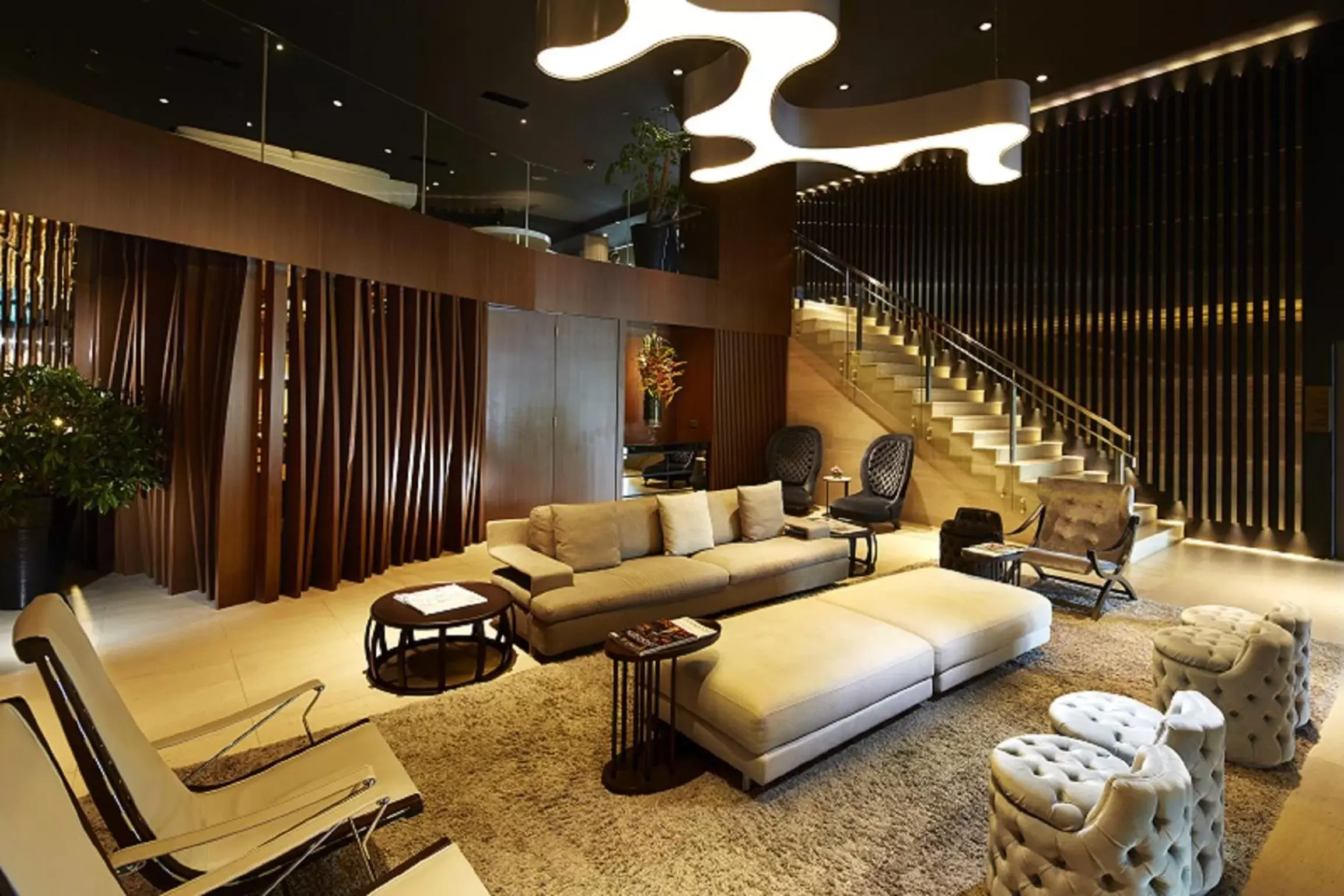 Lobby or reception in Pan Pacific Serviced Suites Beach Road, Singapore Lobby or reception in Pan Pacific Serviced Suites Beach Road, Singapore