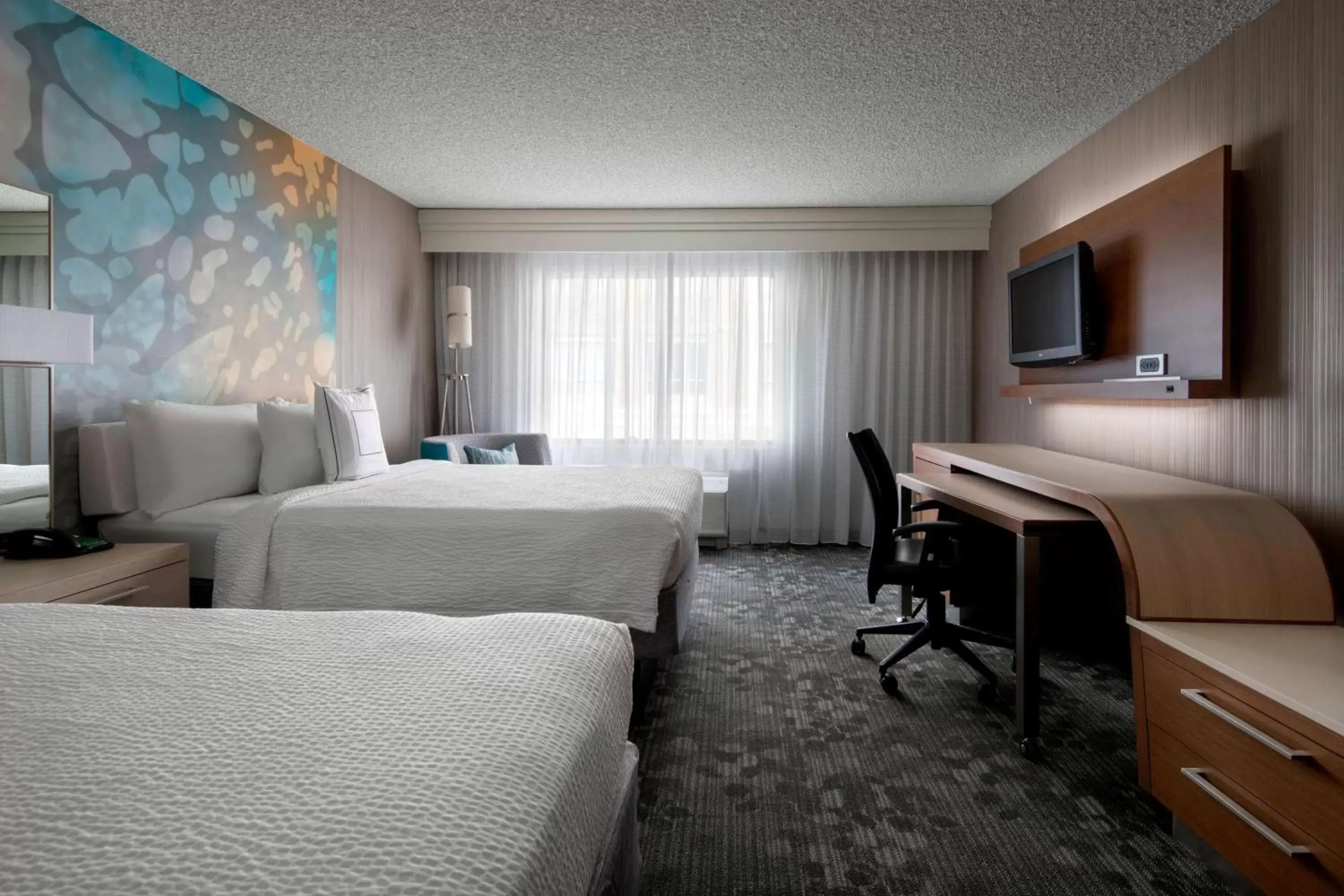 Photo of the whole room, Bed in Sonesta Select Tempe Downtown