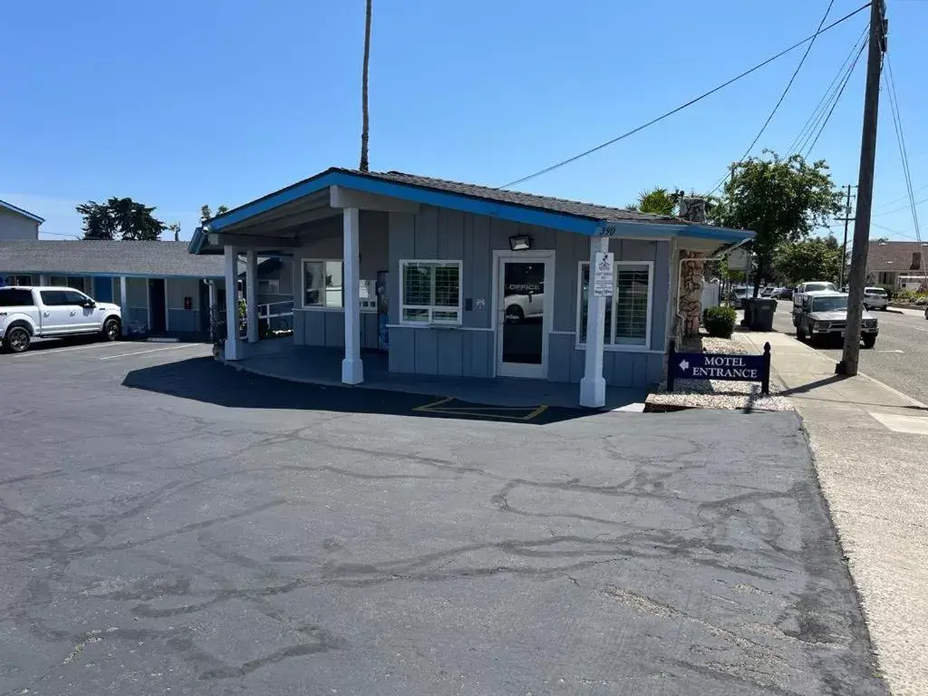 Property Building in Ocean Palms Motel