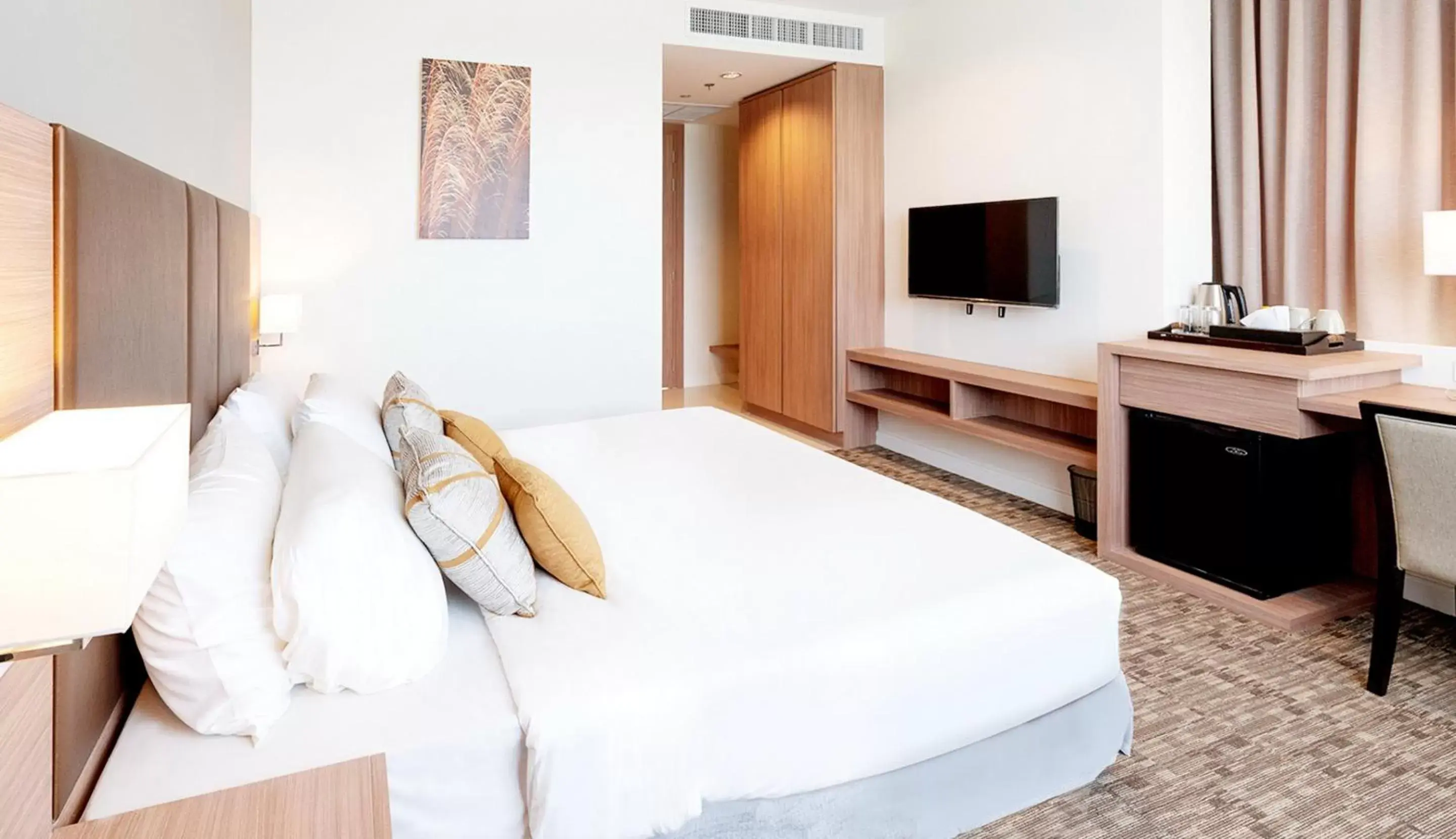 Bedroom, Bed in Grand Fortune Hotel Nakhon Si Thammarat