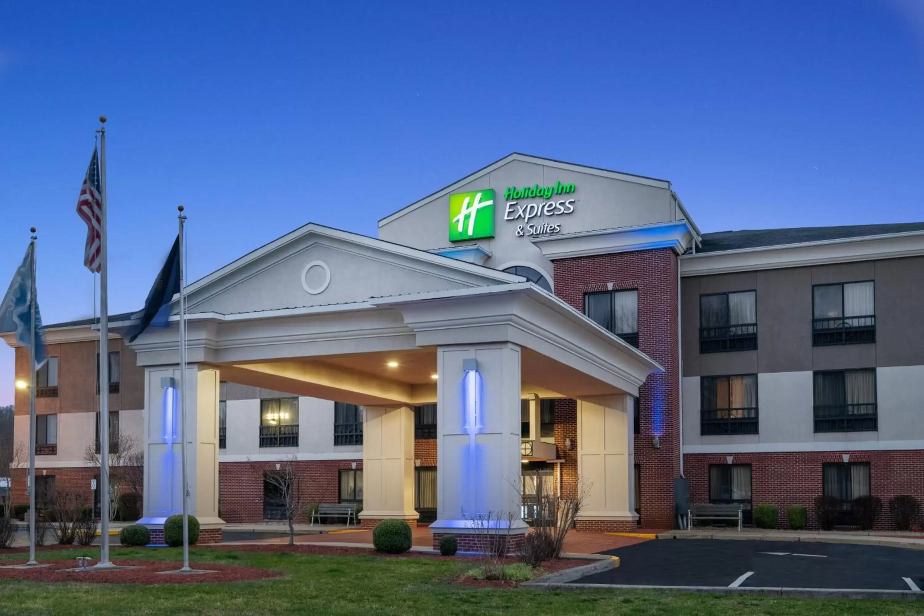 Property building in Holiday Inn Express Hotel & Suites Ashland, an IHG Hotel
