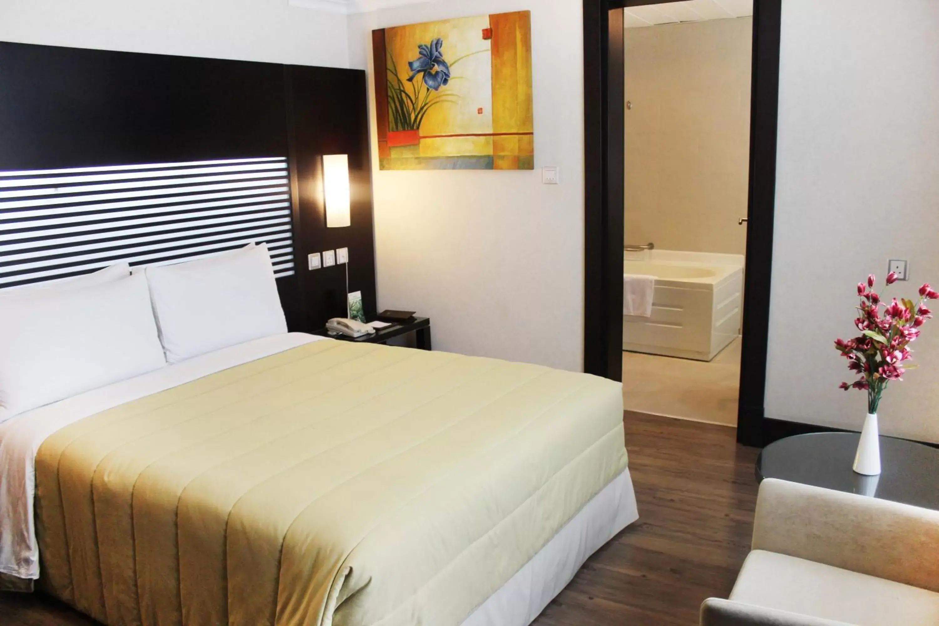 Bedroom, Bed in Holiday Villa Hotel & Residence City Centre Doha