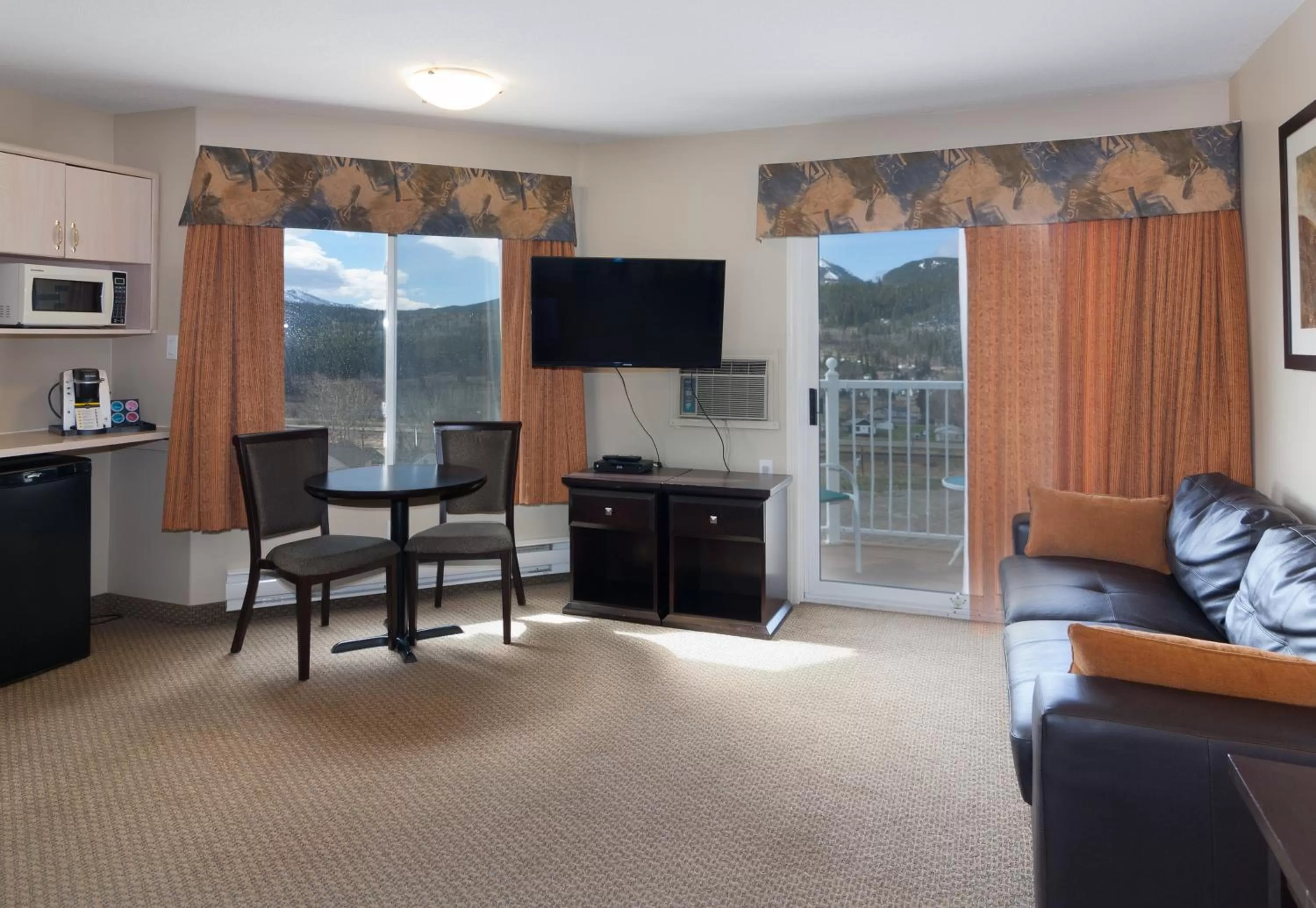 Seating area in BCMInns - Coleman