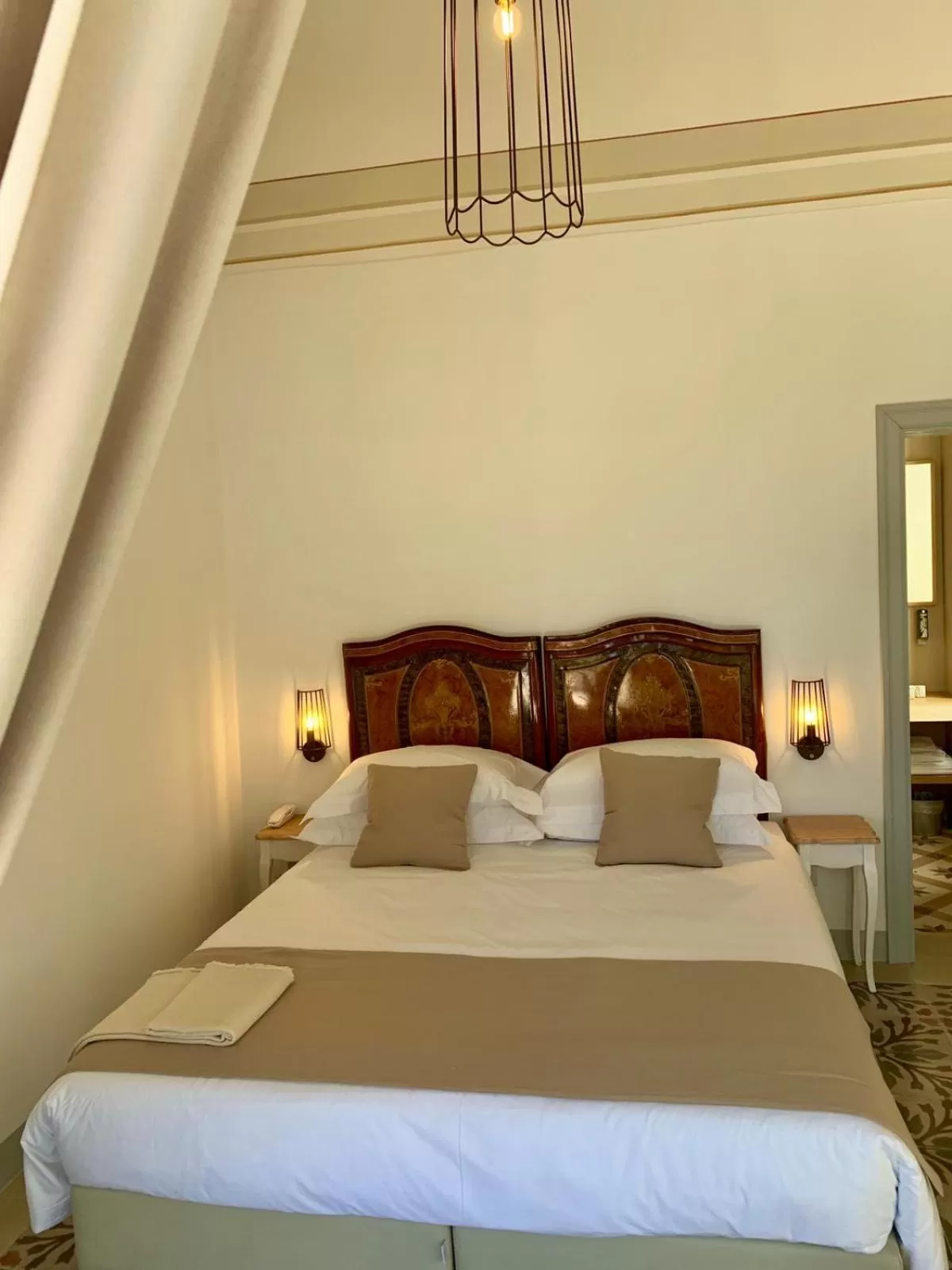 Bathroom, Bed in Borgo Cozzana