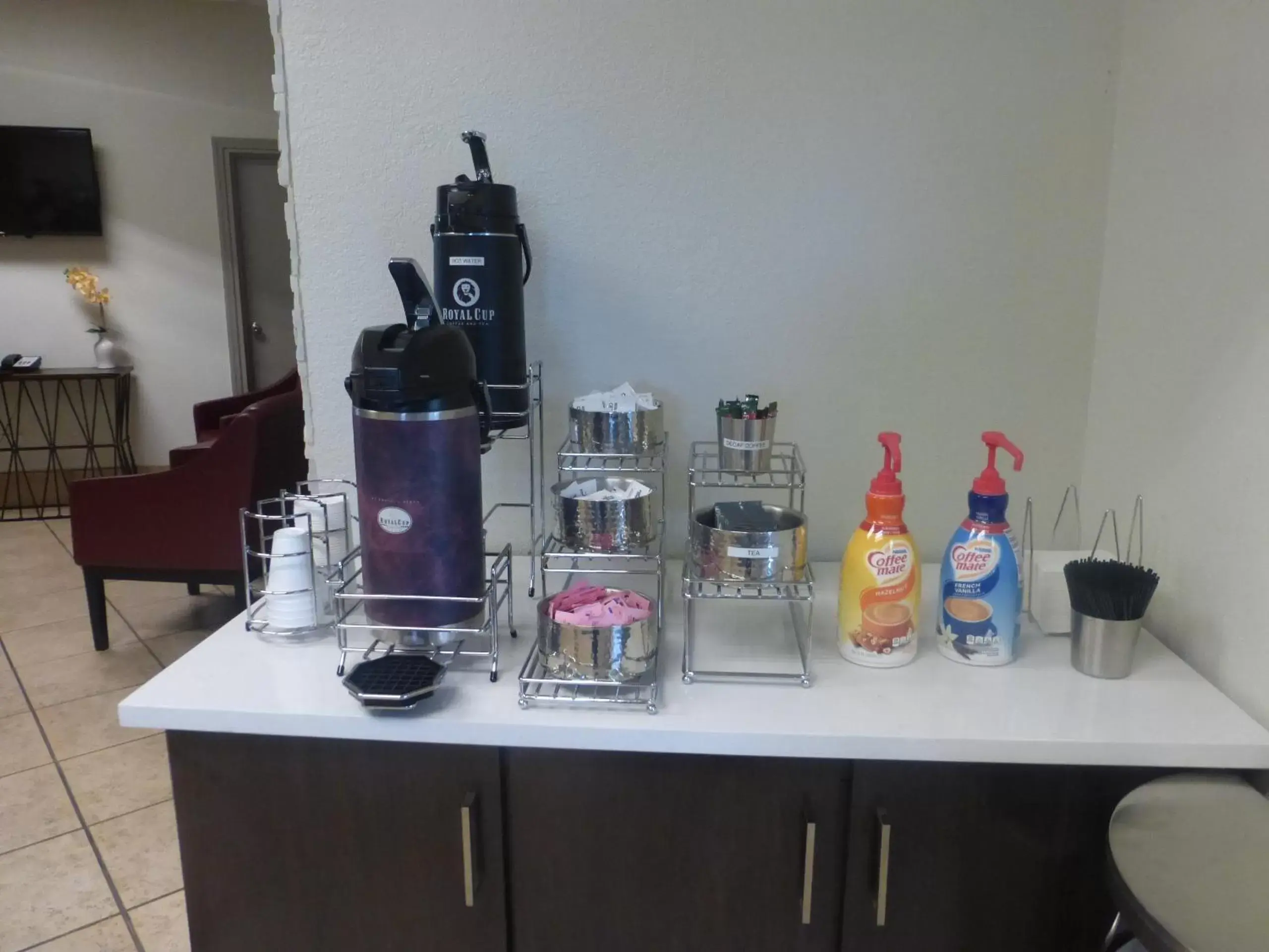 Coffee/tea facilities in Red Roof Inn Atlanta Airport NE Conley