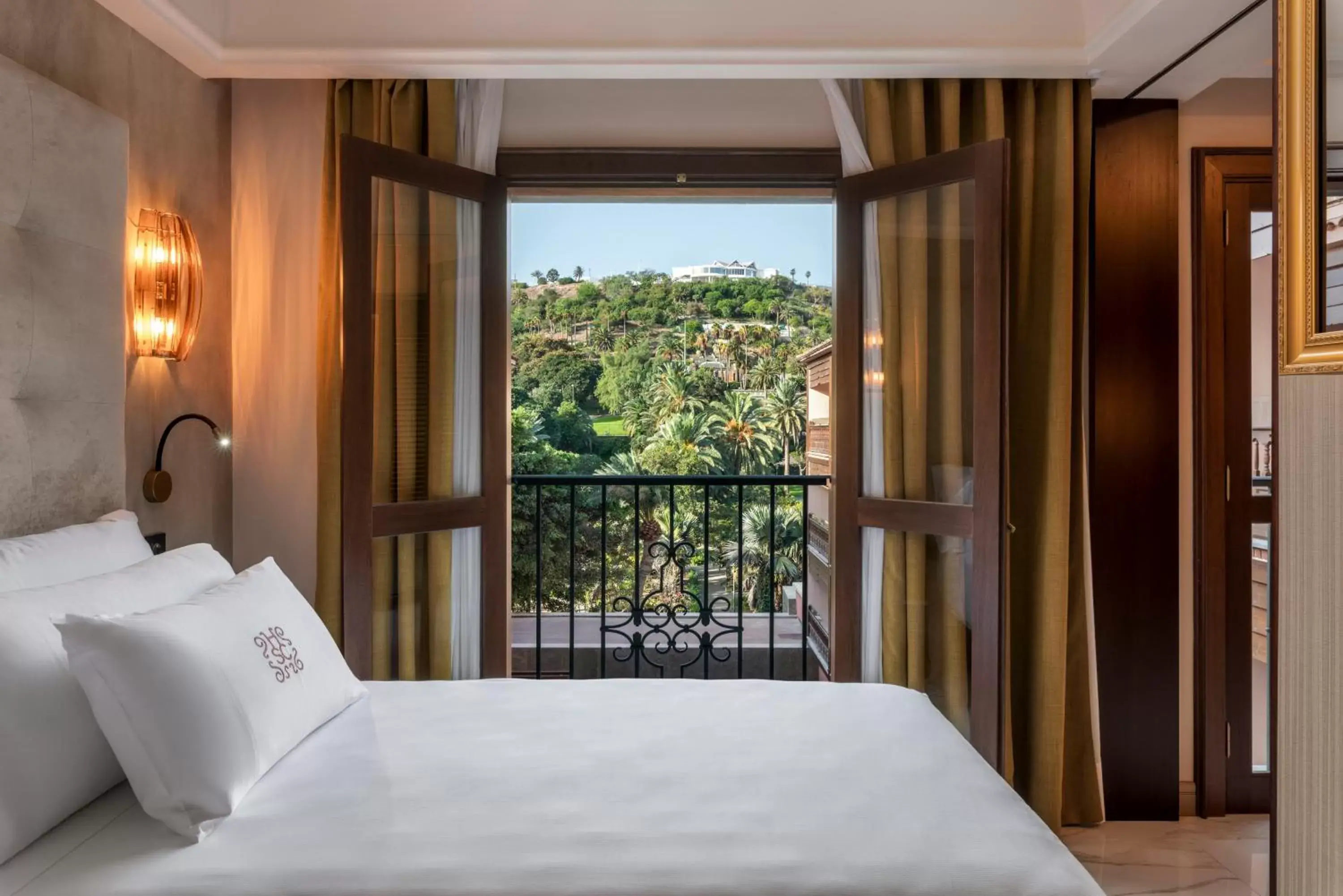 Bed in Santa Catalina, a Royal Hideaway Hotel
