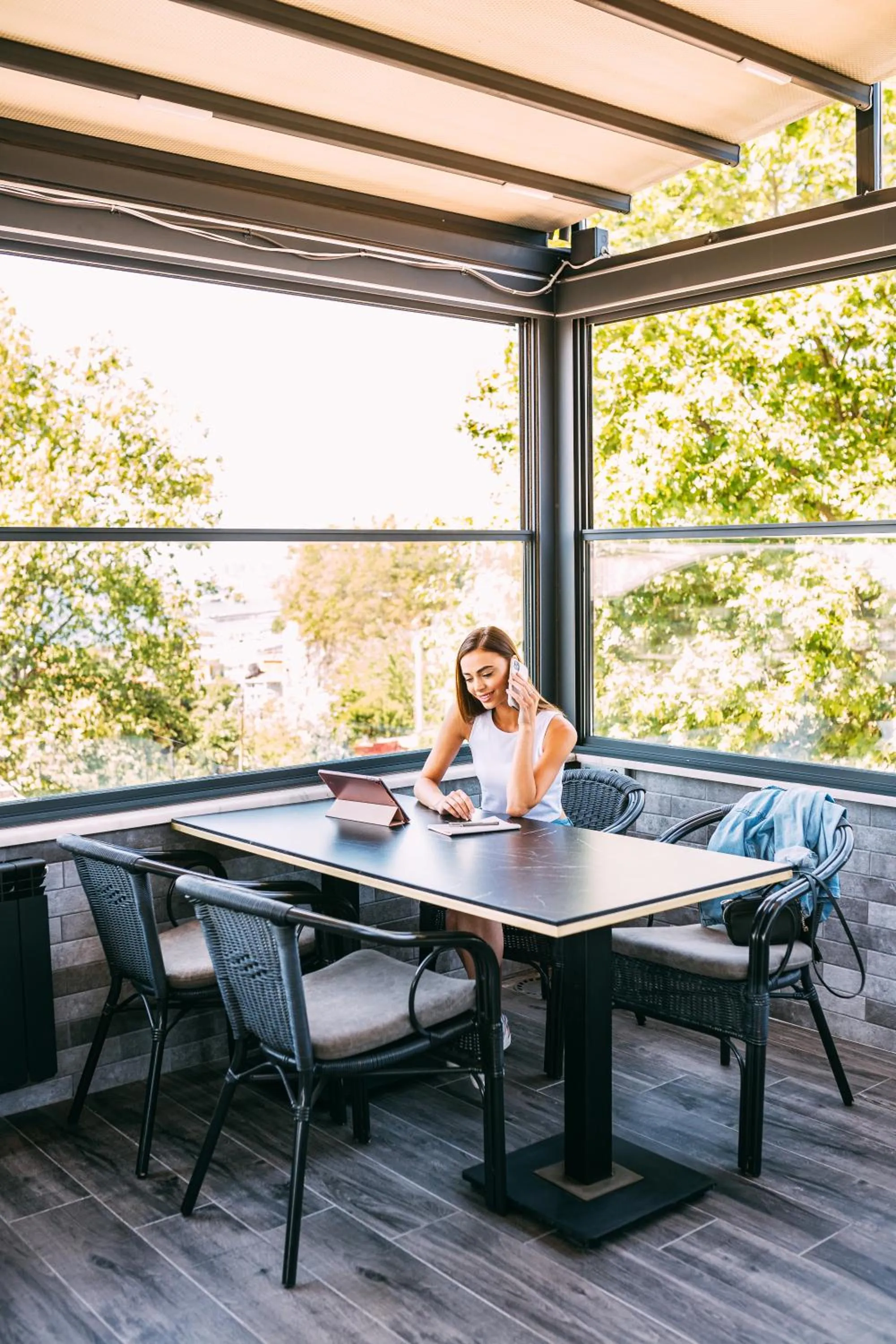 Restaurant/places to eat in RW BOUTIQUE HOTEL