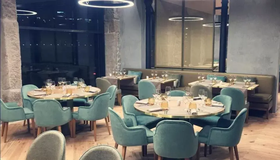 Restaurant/Places to Eat in NEYA Porto Hotel