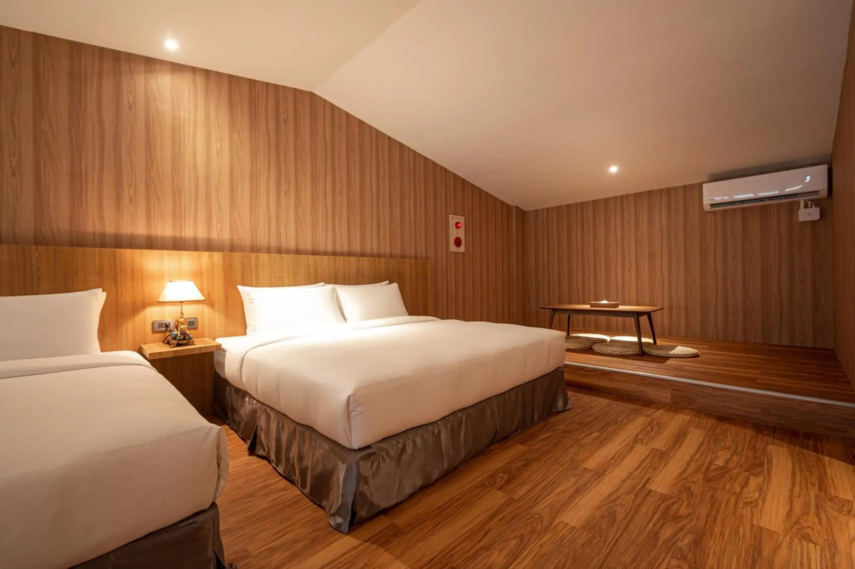 Photo of the whole room, Bed in Yunoyado Onsen Hotspring Hotel Deyang