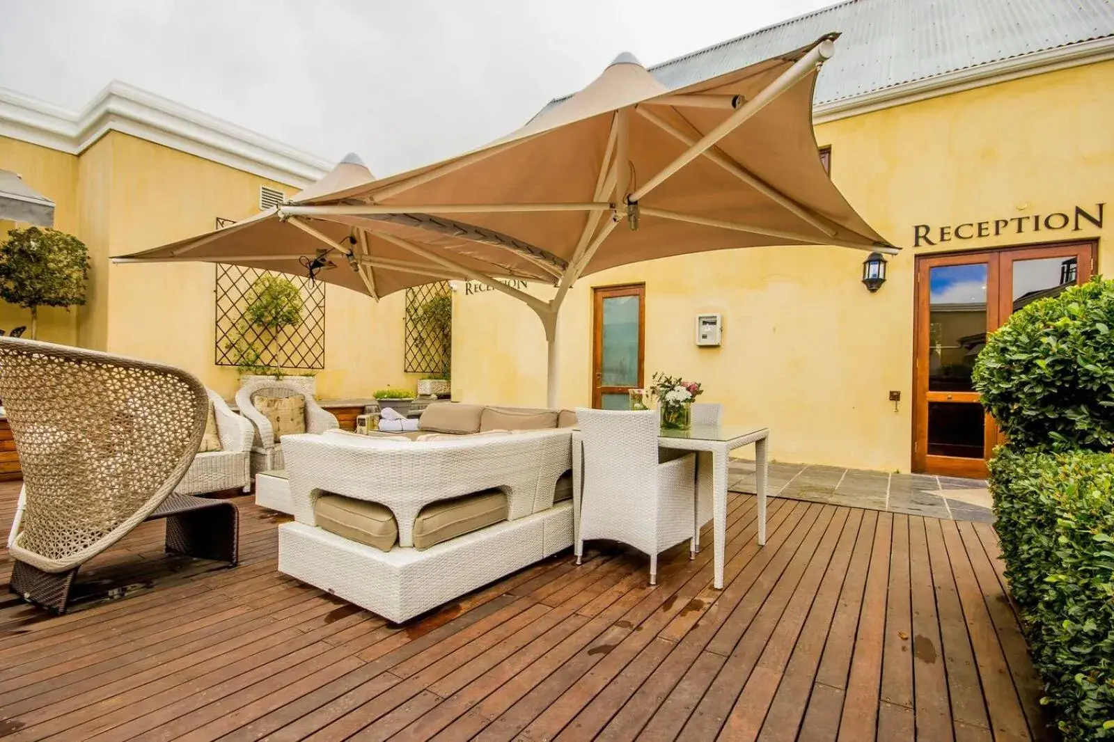 Patio in Lemoenkloof Guesthouse