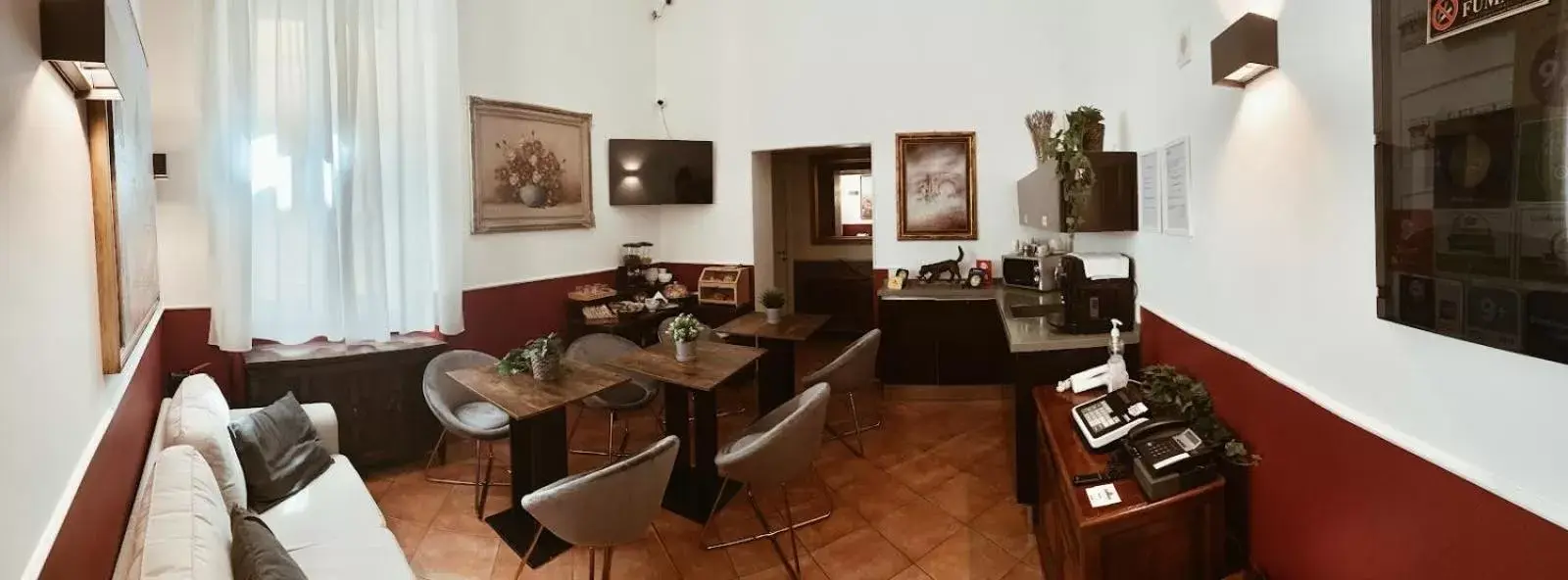 Restaurant/Places to Eat in Residenza Sciarra B&B