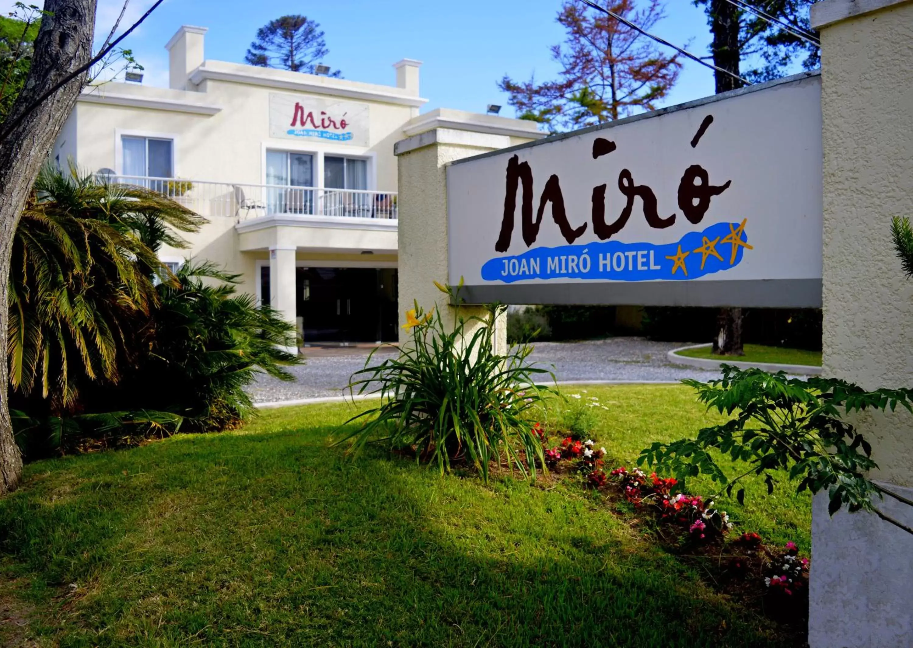Facade/entrance, Property Building in Joan Miró Hotel