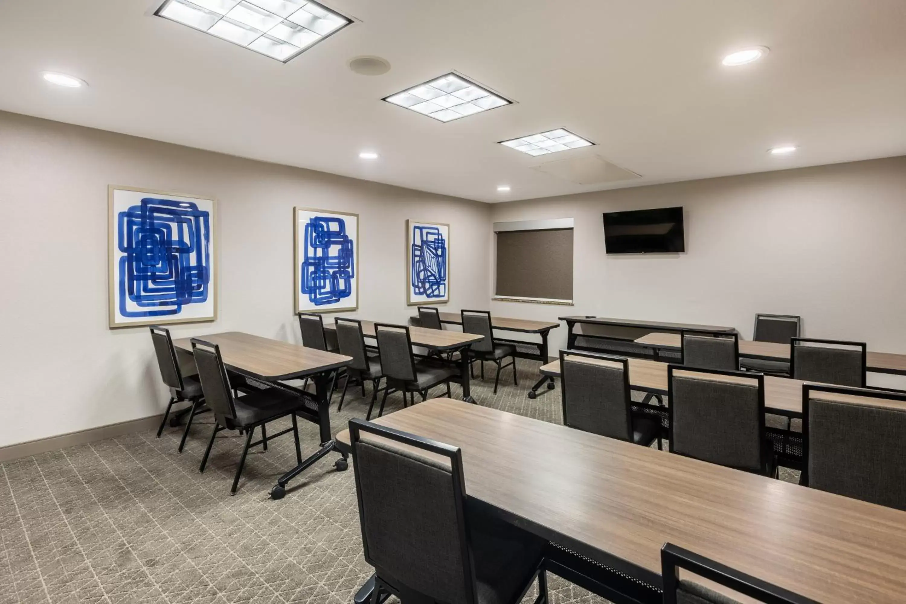 Meeting/conference room in Candlewood Suites - Bluffton-Hilton Head, an IHG Hotel