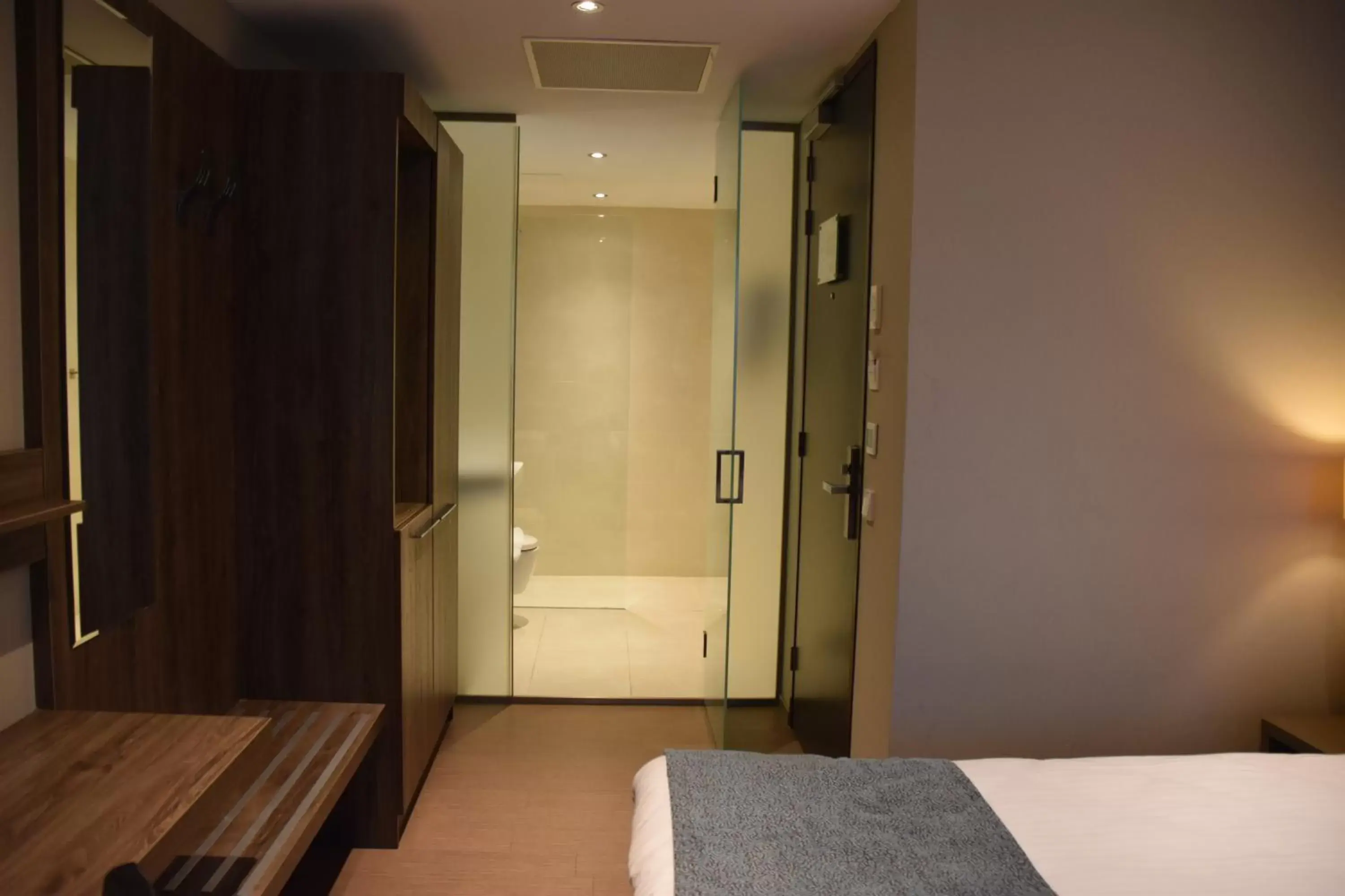 Bathroom, Bed in OZO Hotels Arena Amsterdam