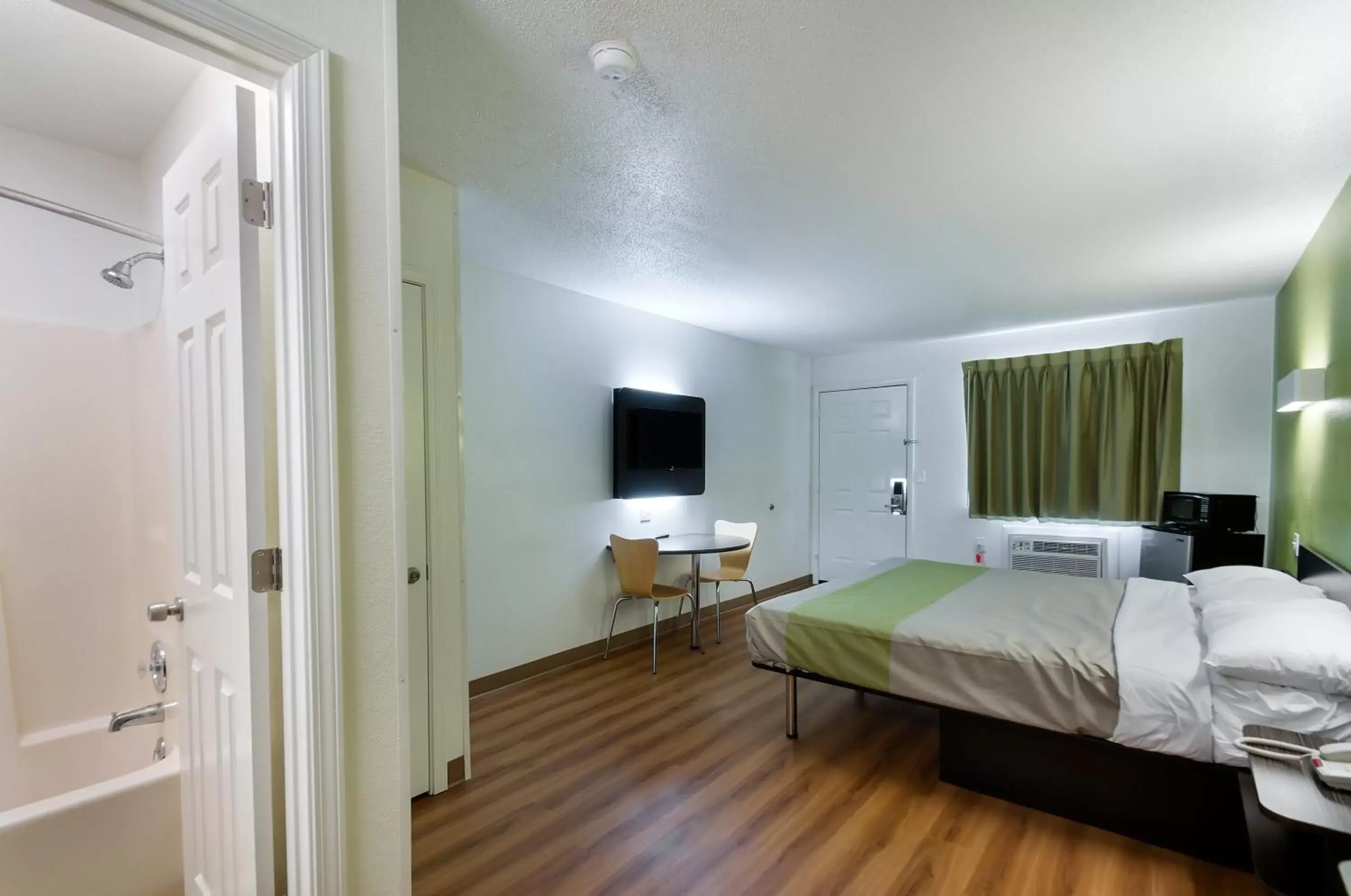 Bedroom, Room Photo in Motel 6-Charles Town, WV