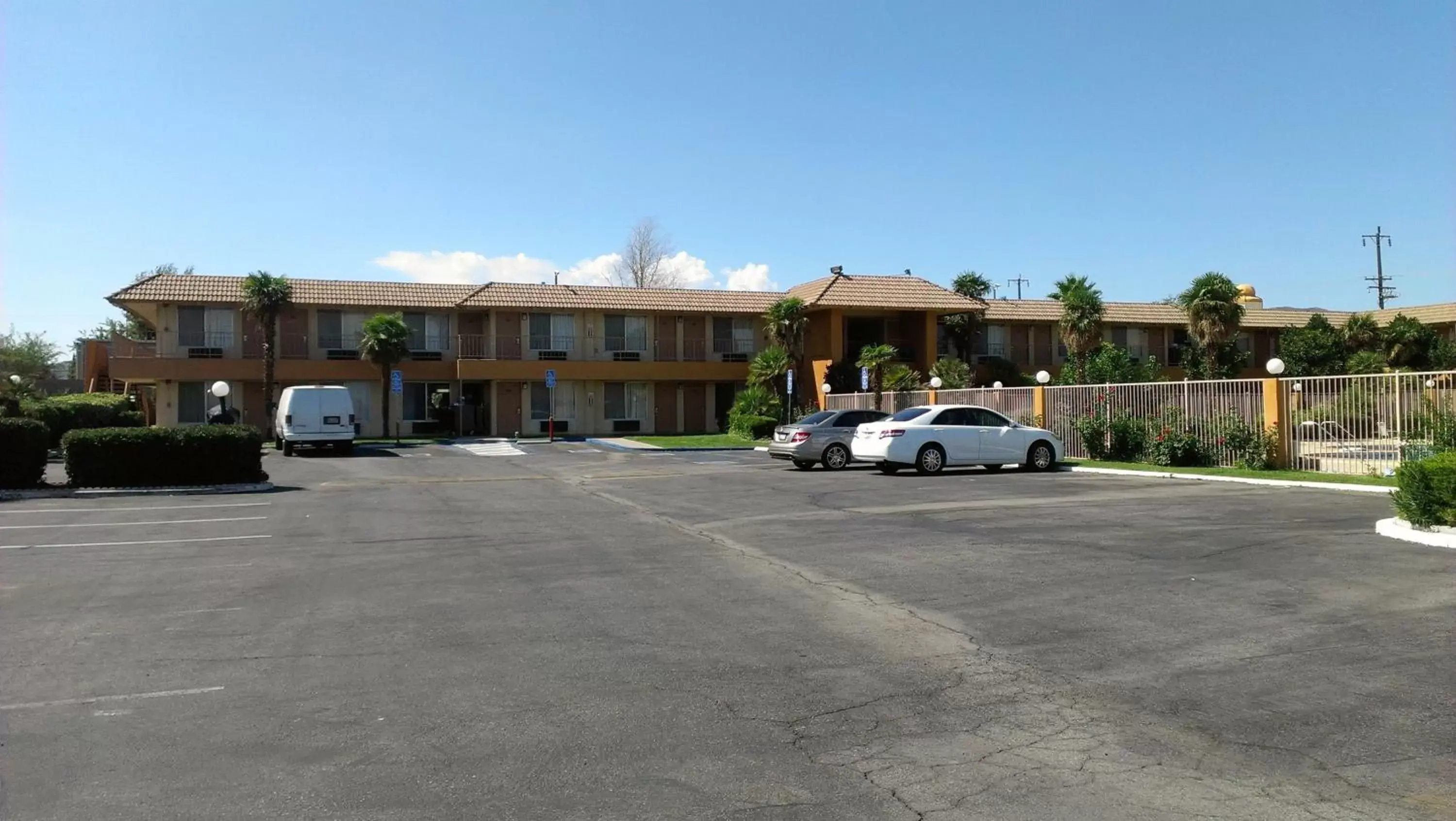 Facade/entrance, Property Building in Knights Inn Palmdale